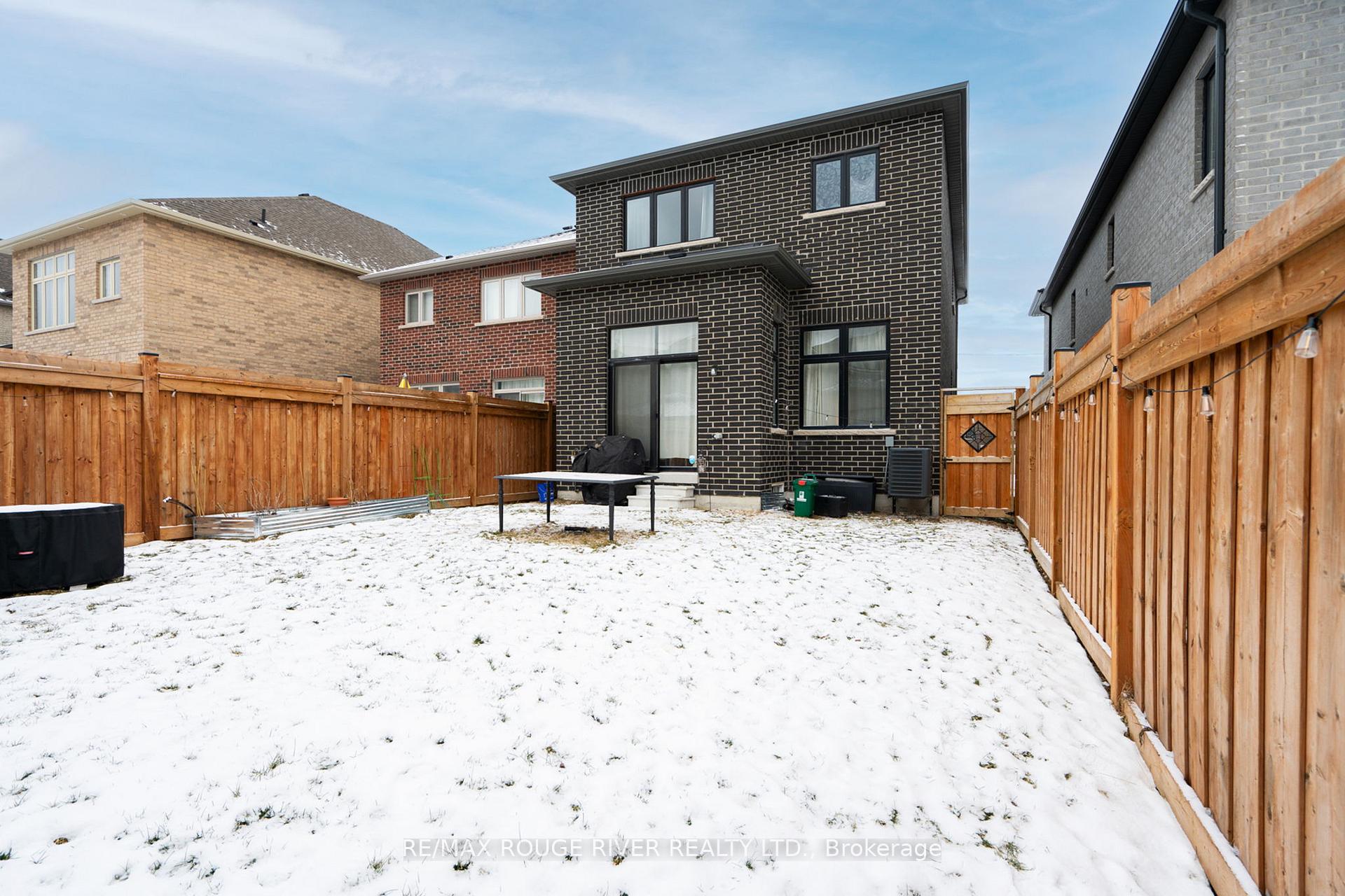 Photo 34 of 20 Mountainside Crescent, Whitby, Rolling Acres — HOMEH