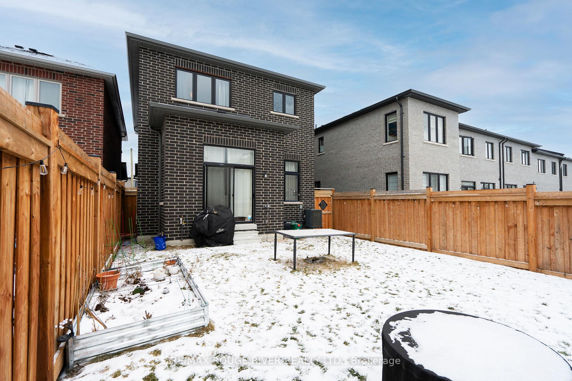 Photo 36 of 20 Mountainside Crescent, Whitby, Rolling Acres — HOMEH