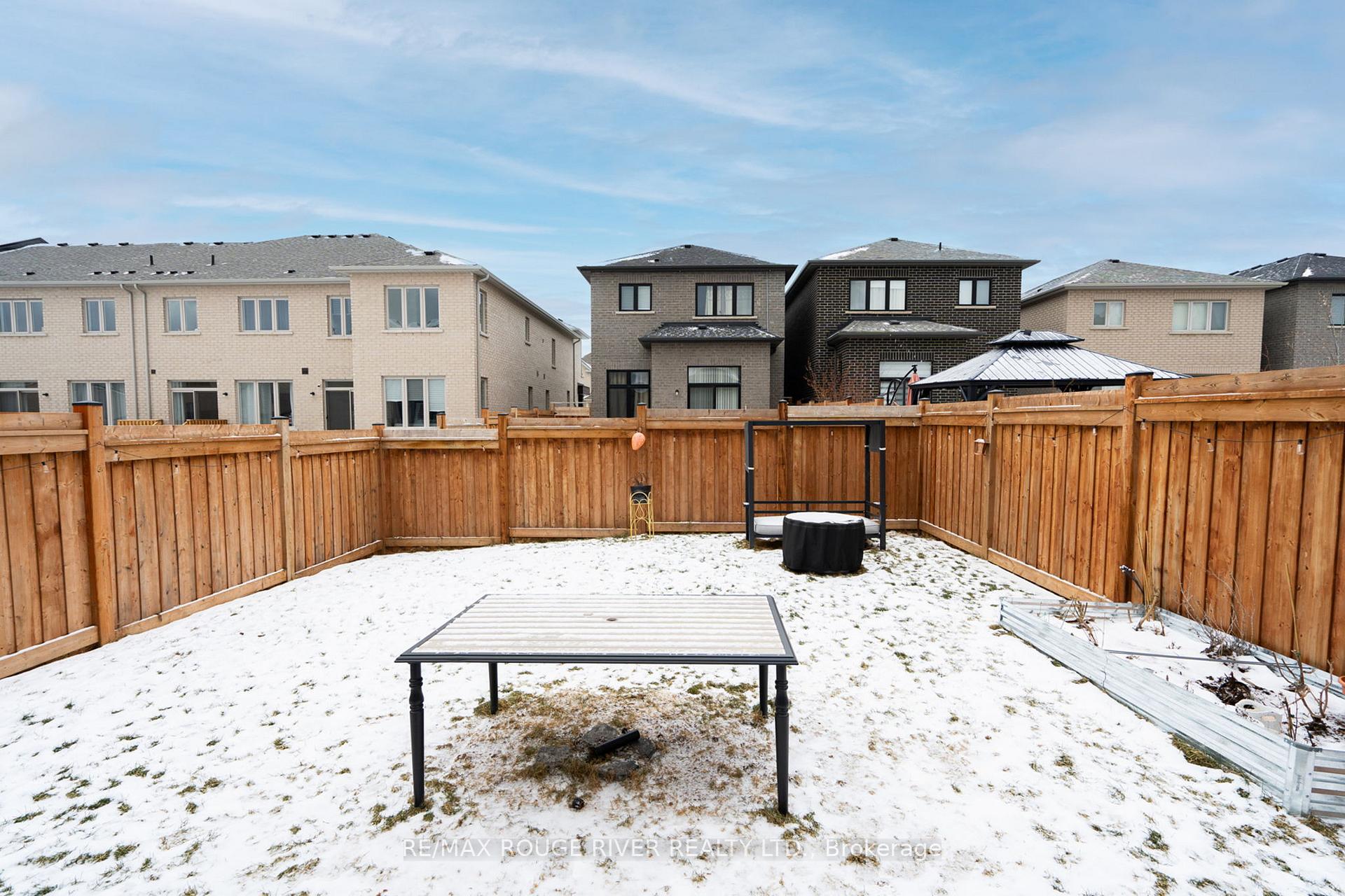 Photo 38 of 20 Mountainside Crescent, Whitby, Rolling Acres — HOMEH