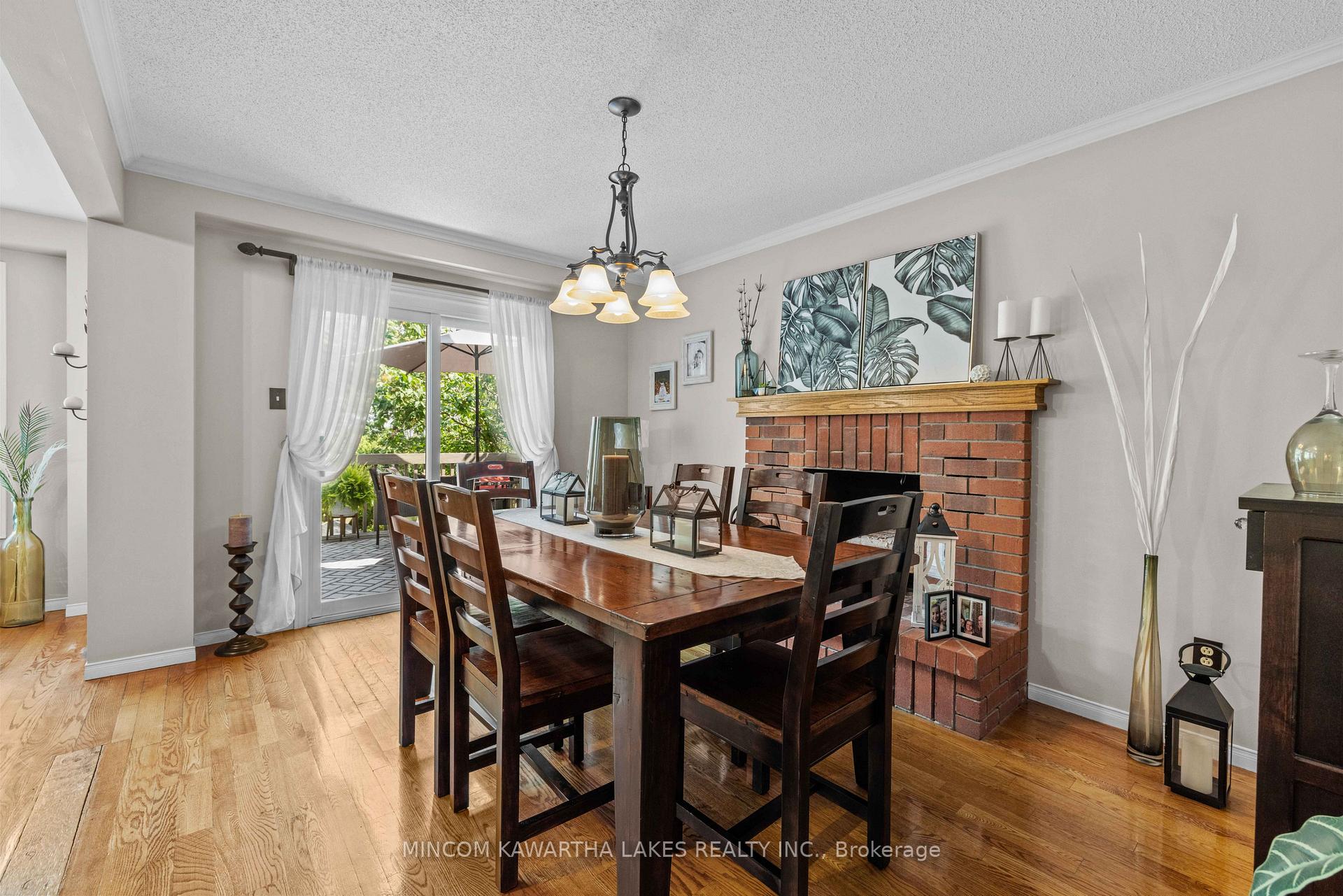 Photo 4 of 1191 Huntington Circle, Peterborough, Otonabee Ward 1 — HOMEH
