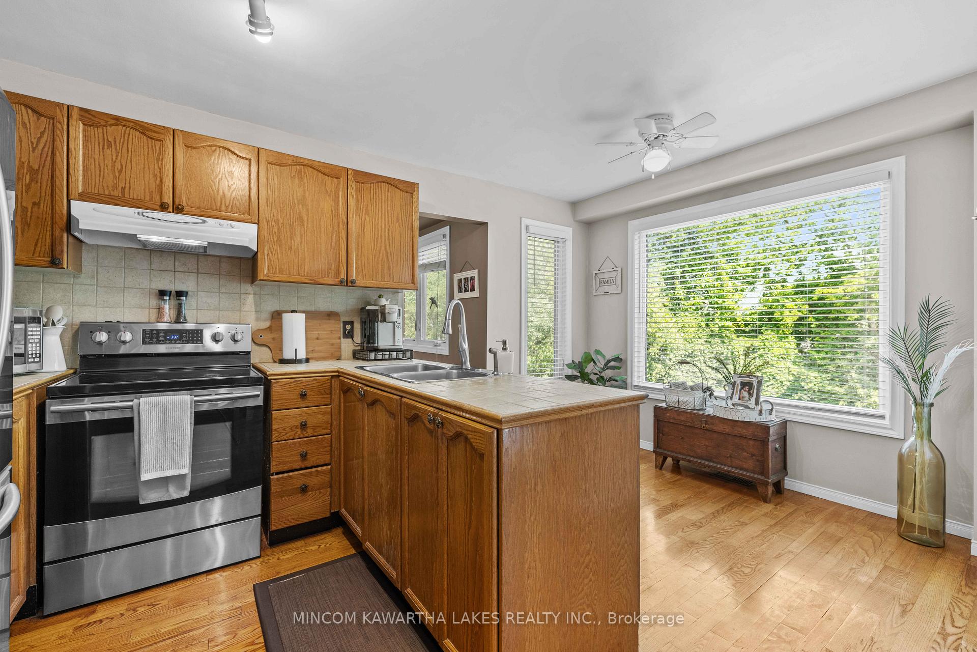 Photo 7 of 1191 Huntington Circle, Peterborough, Otonabee Ward 1 — HOMEH