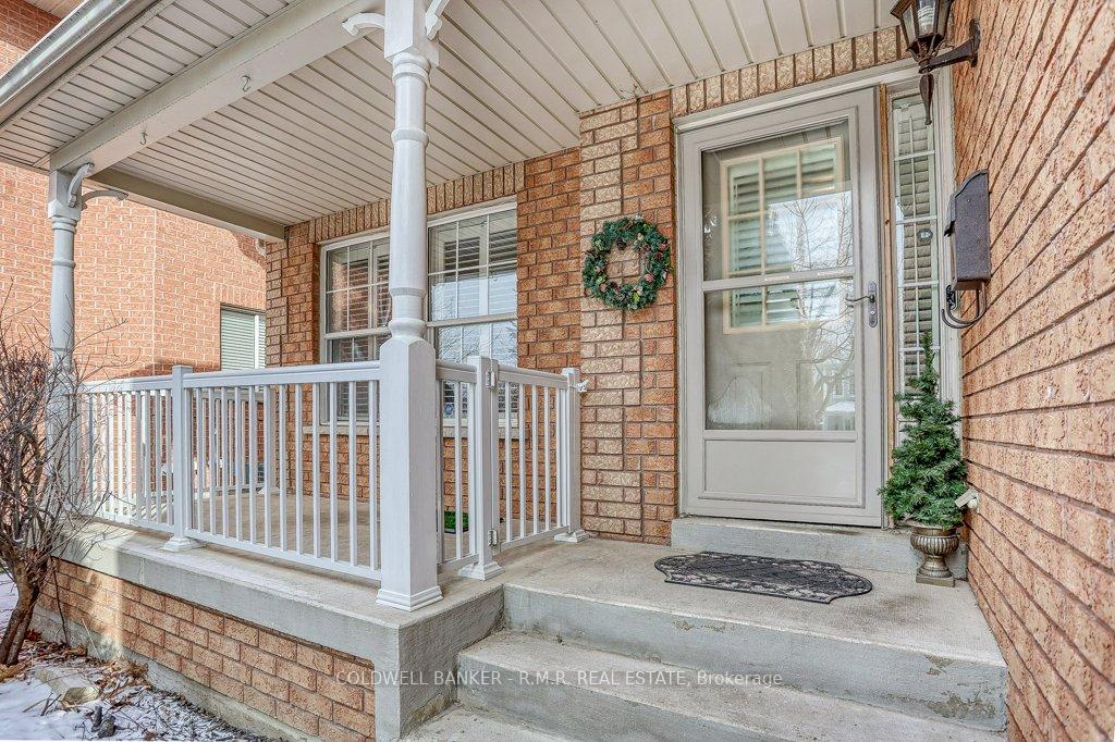 Photo 2 of 11 Sturgess Crescent, Whitby, Brooklin — HOMEH