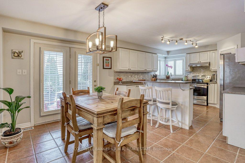 Photo 9 of 11 Sturgess Crescent, Whitby, Brooklin — HOMEH