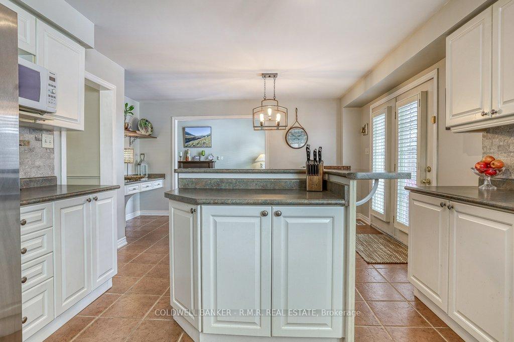 Photo 13 of 11 Sturgess Crescent, Whitby, Brooklin — HOMEH