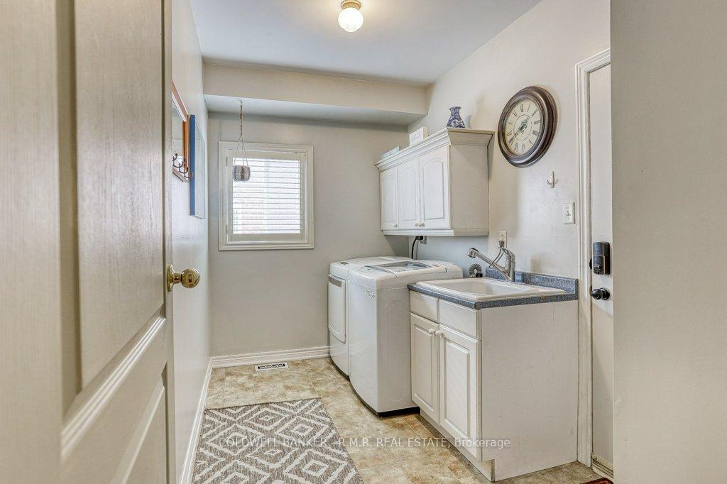 Photo 15 of 11 Sturgess Crescent, Whitby, Brooklin — HOMEH
