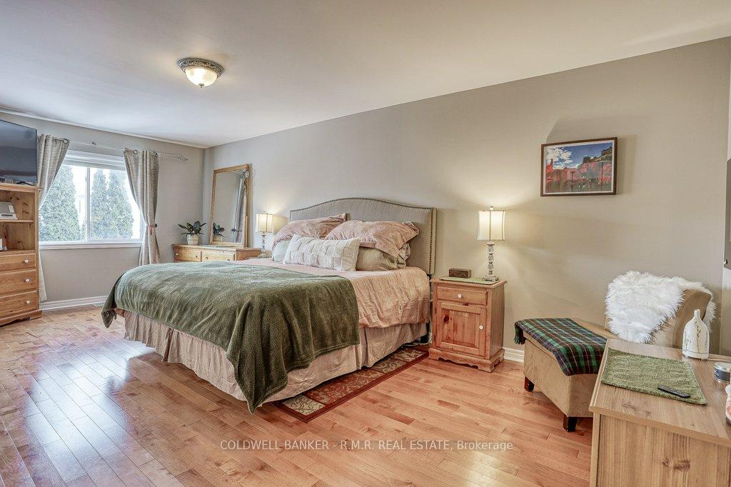 Photo 17 of 11 Sturgess Crescent, Whitby, Brooklin — HOMEH