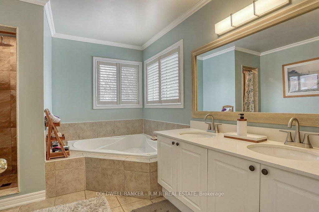 Photo 18 of 11 Sturgess Crescent, Whitby, Brooklin — HOMEH