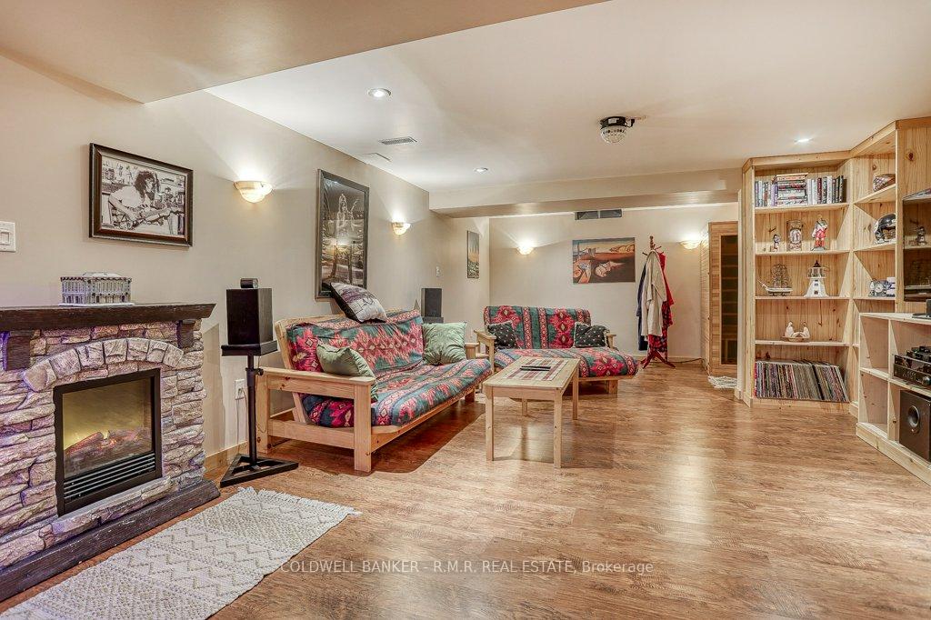 Photo 23 of 11 Sturgess Crescent, Whitby, Brooklin — HOMEH