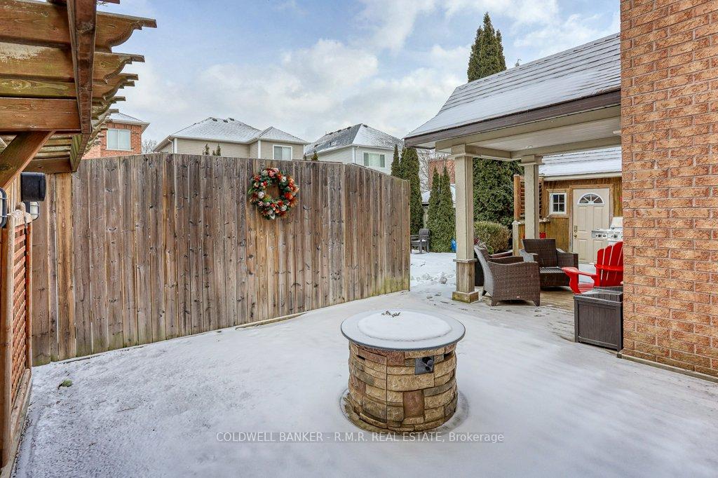 Photo 29 of 11 Sturgess Crescent, Whitby, Brooklin — HOMEH