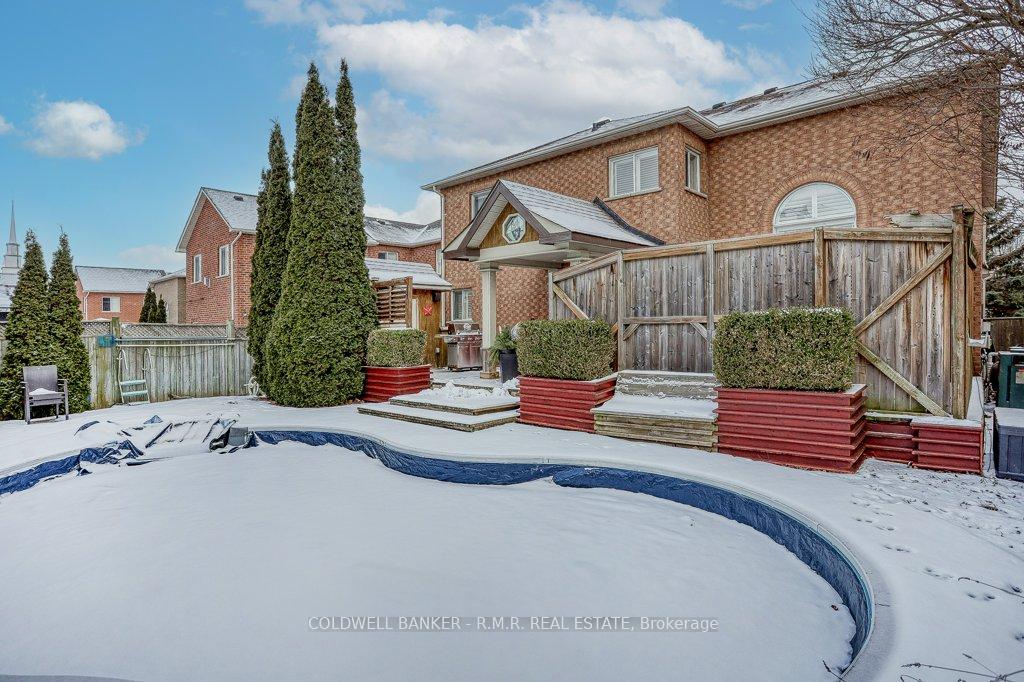 Photo 30 of 11 Sturgess Crescent, Whitby, Brooklin — HOMEH