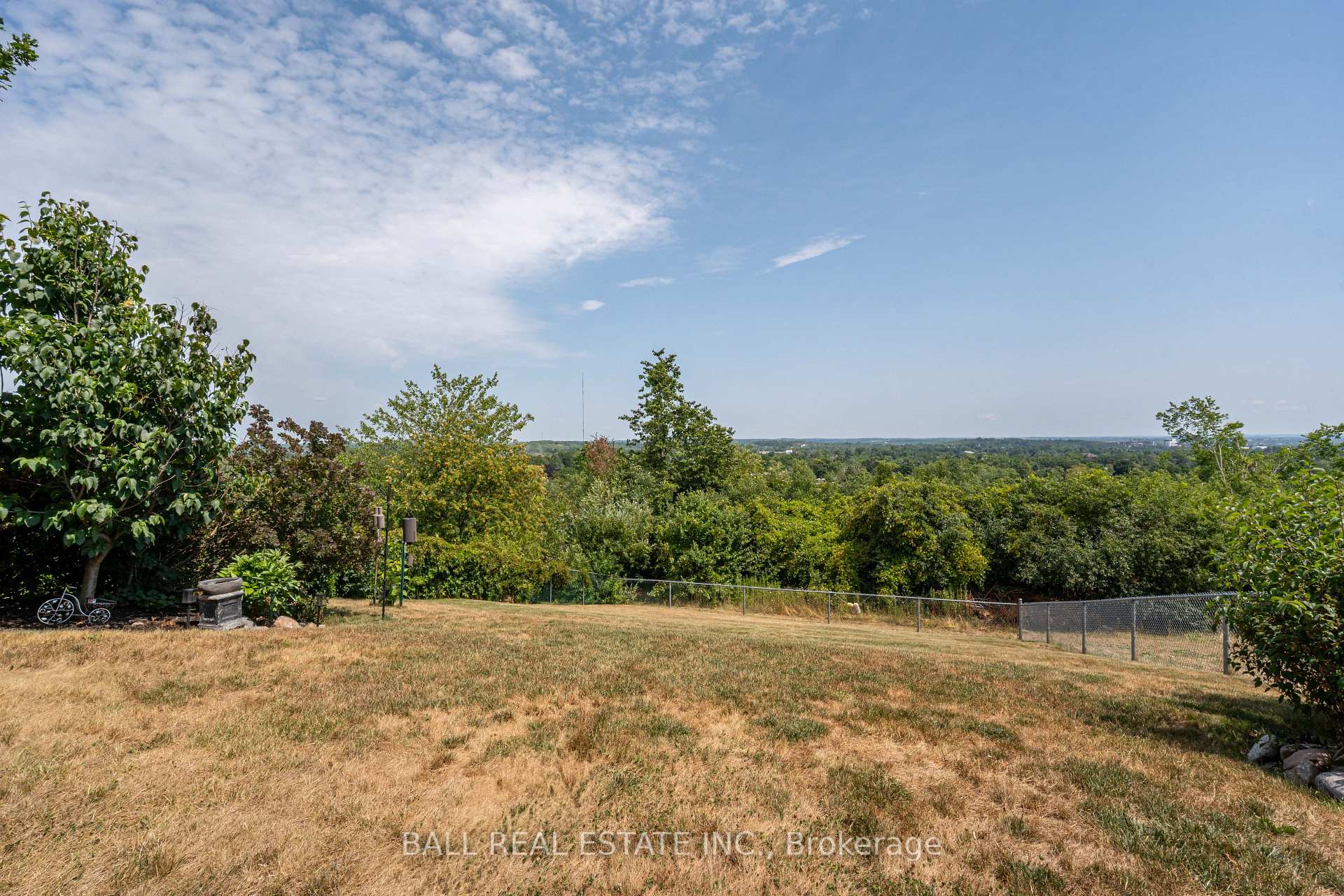 Photo 8 of 84 Milroy Drive, Peterborough, Northcrest Ward 5 — HOMEH