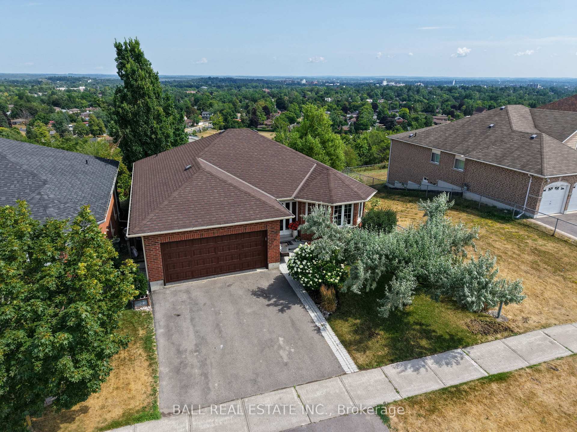 Photo 9 of 84 Milroy Drive, Peterborough, Northcrest Ward 5 — HOMEH