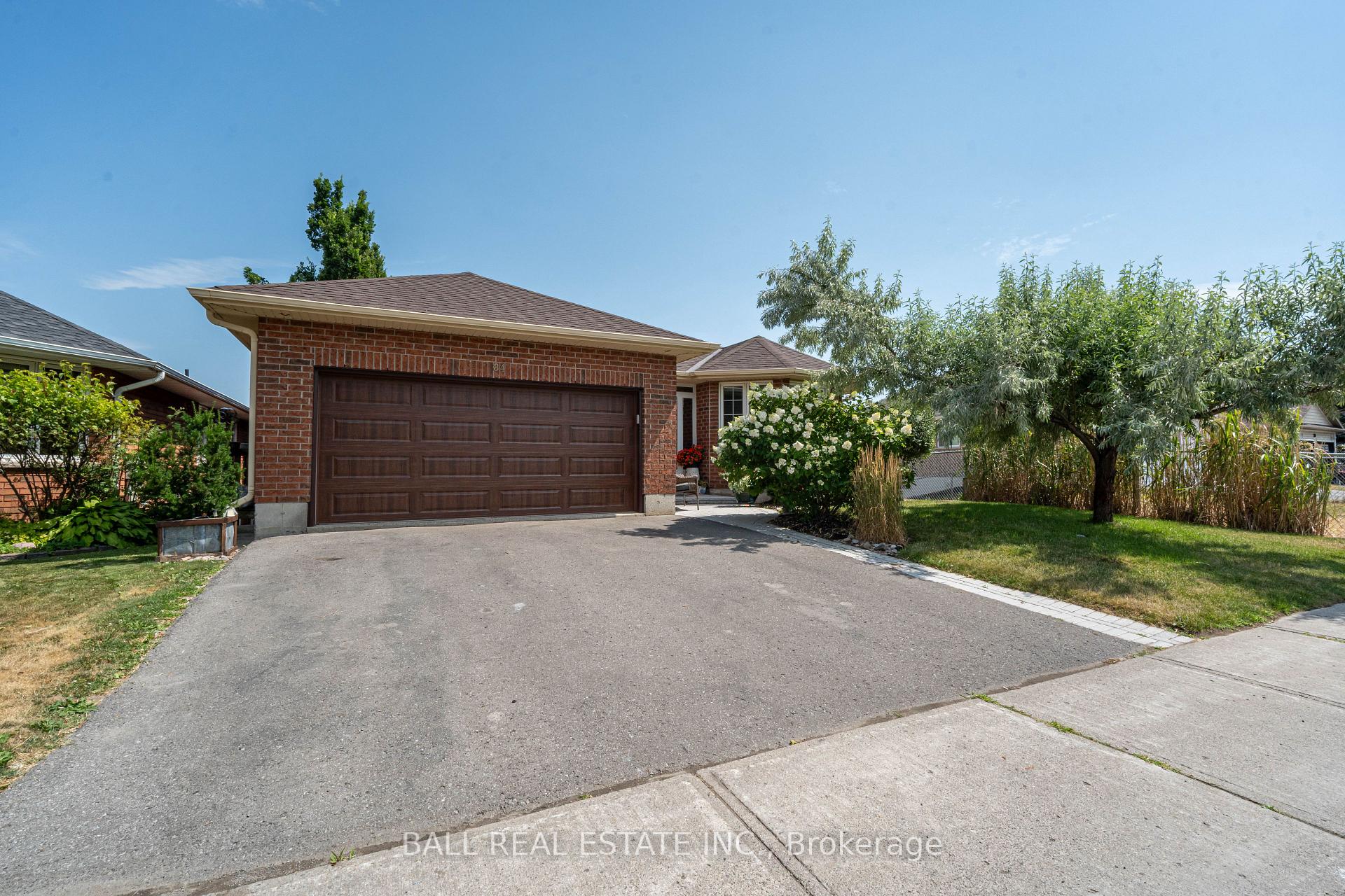 Photo 10 of 84 Milroy Drive, Peterborough, Northcrest Ward 5 — HOMEH