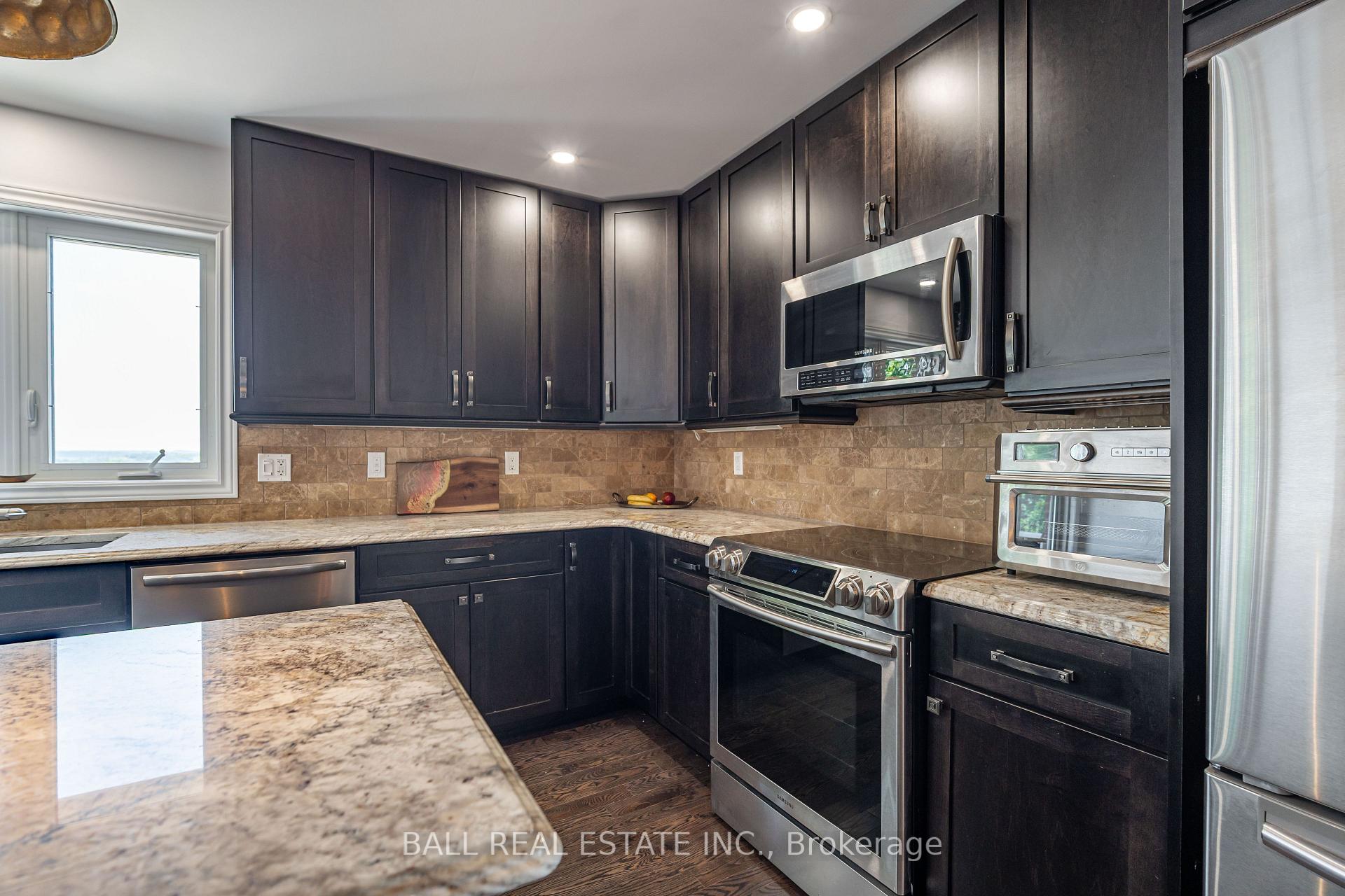 Photo 17 of 84 Milroy Drive, Peterborough, Northcrest Ward 5 — HOMEH