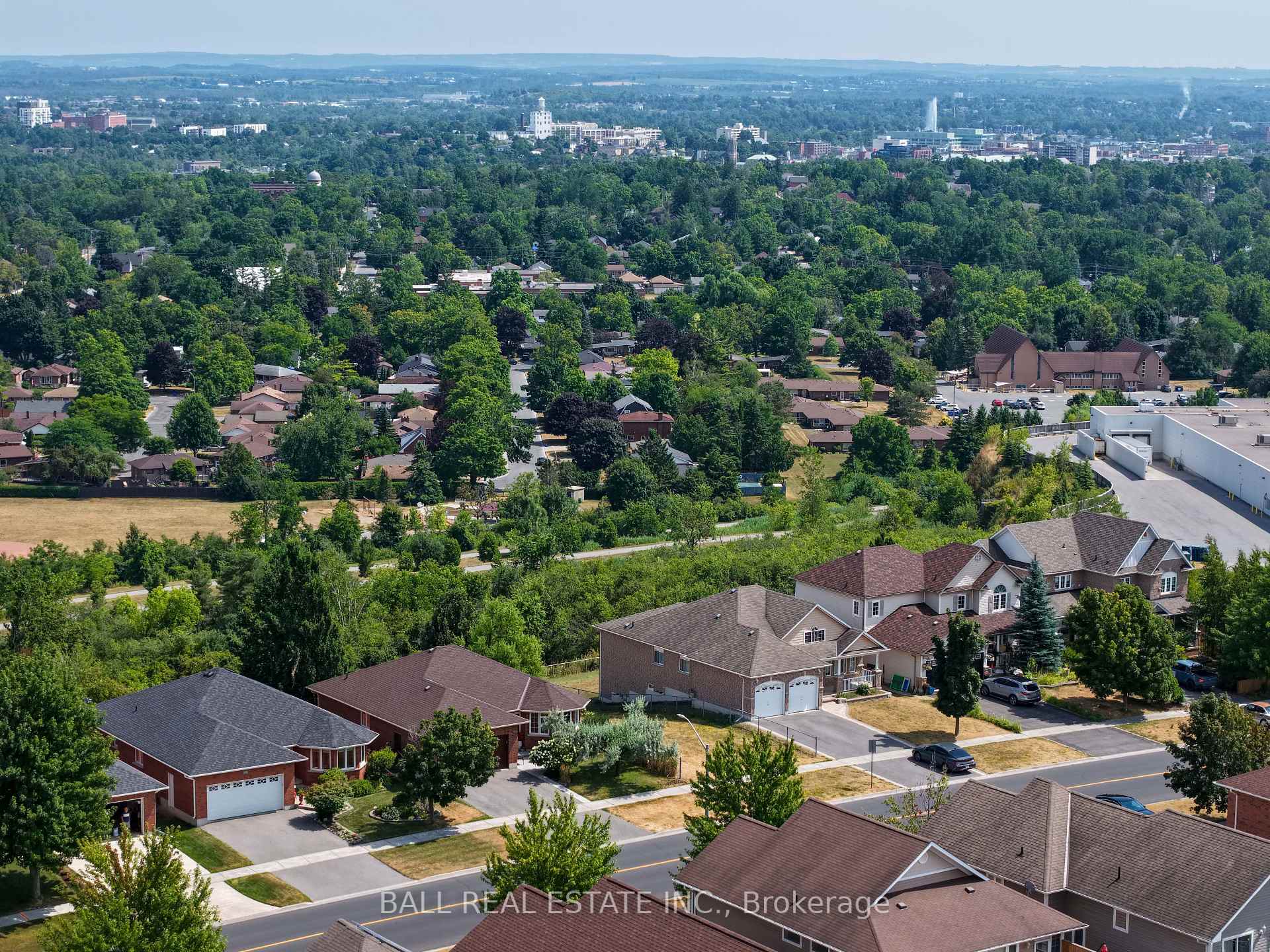 Photo 47 of 84 Milroy Drive, Peterborough, Northcrest Ward 5 — HOMEH