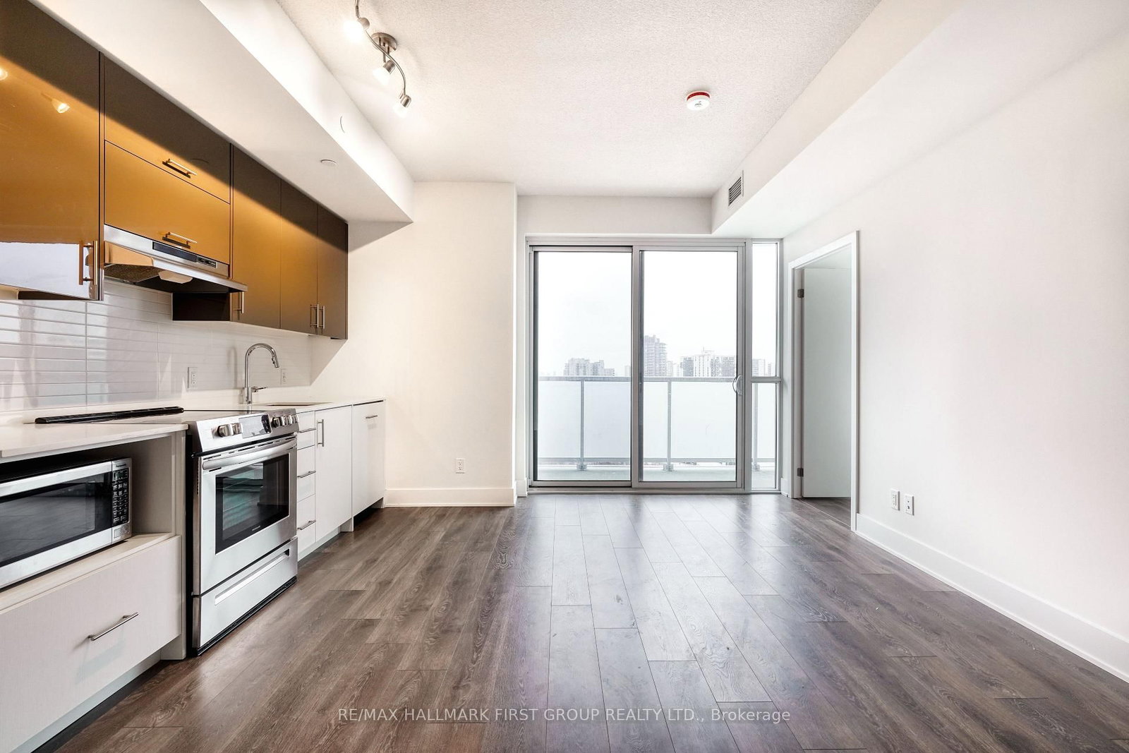 Photo 2 of Unit 1015, 188 Fairview Mall Dr, North York, Don Valley Village — HOMEH