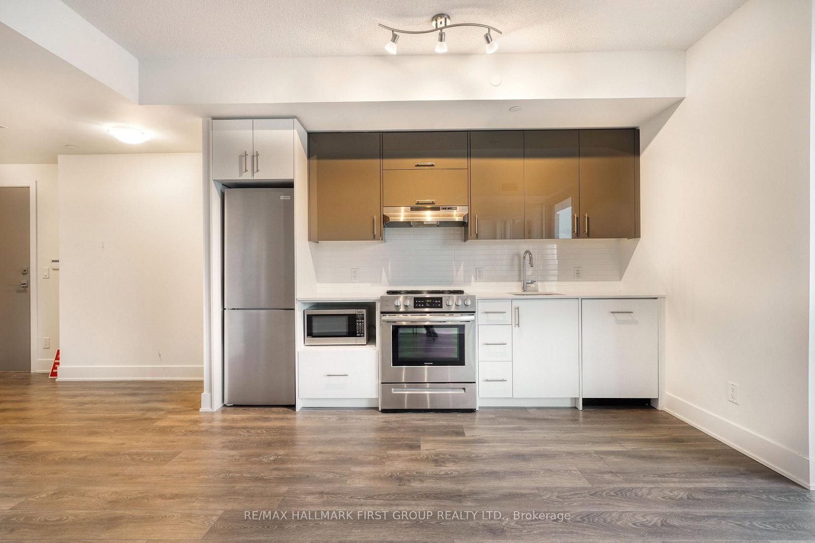 Photo 1 of Unit 1015, 188 Fairview Mall Dr, North York, Don Valley Village — HOMEH