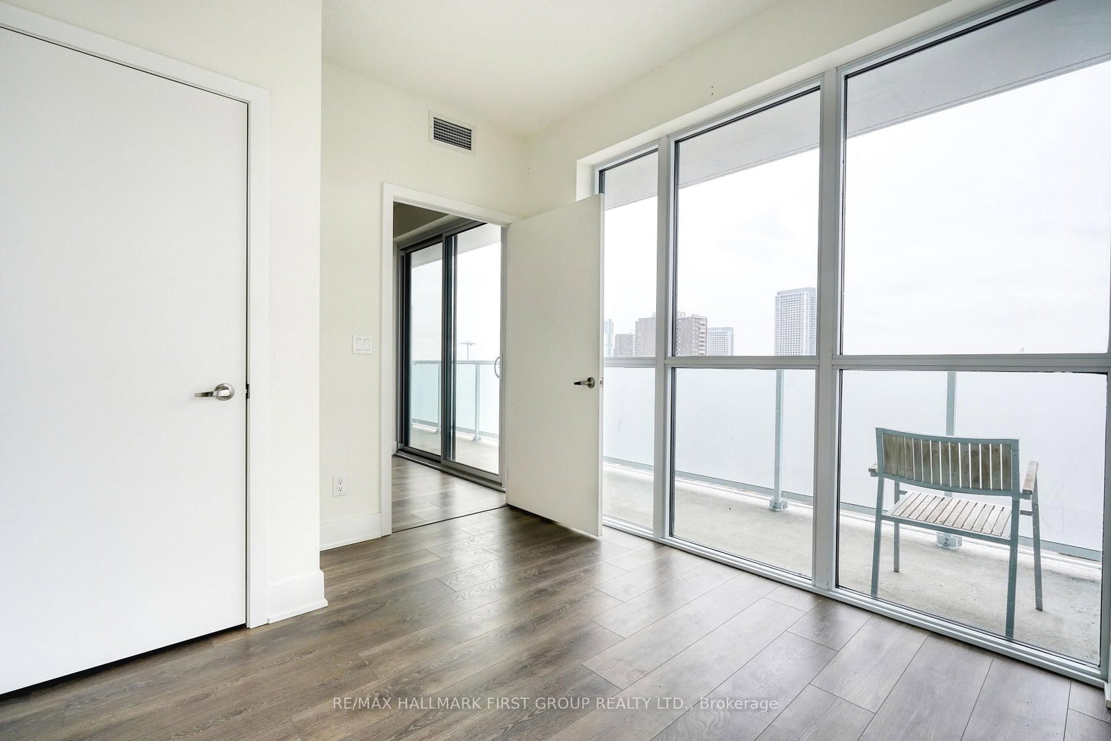 Photo 8 of Unit 1015, 188 Fairview Mall Dr, North York, Don Valley Village — HOMEH