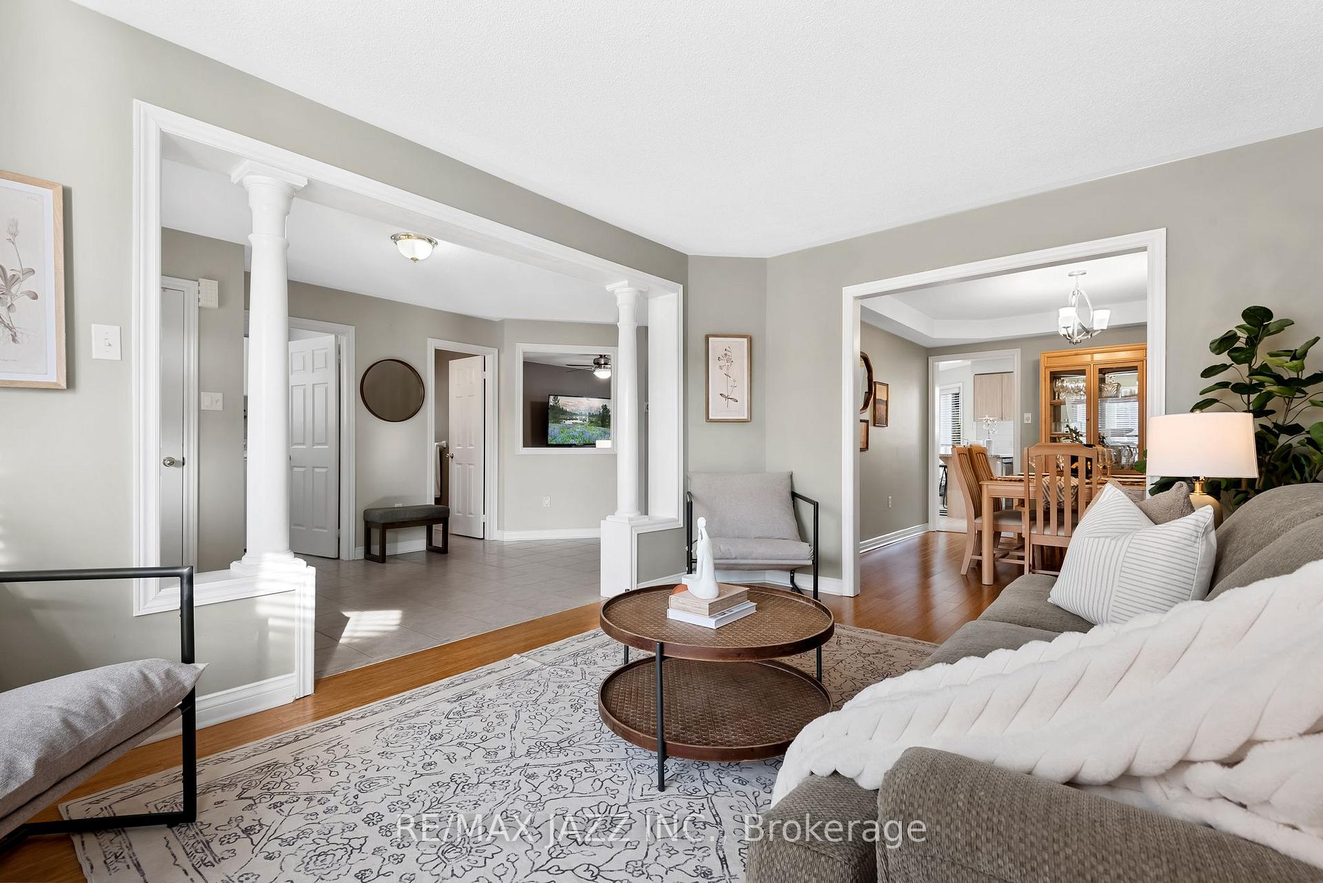Photo 3 of 105 Tom Edwards Drive, Whitby, Rolling Acres — HOMEH