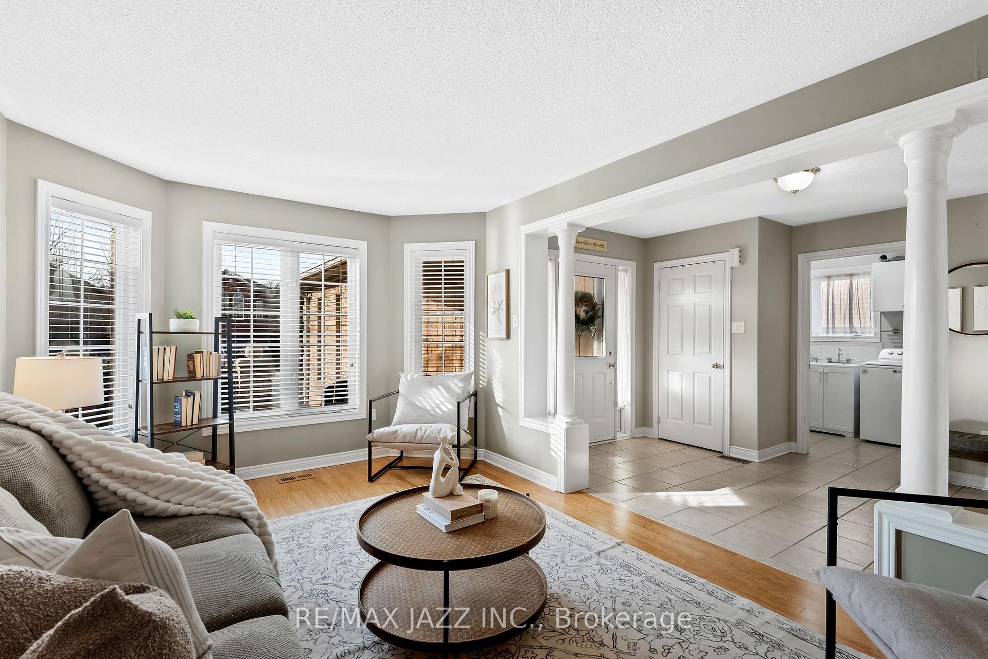 Photo 4 of 105 Tom Edwards Drive, Whitby, Rolling Acres — HOMEH