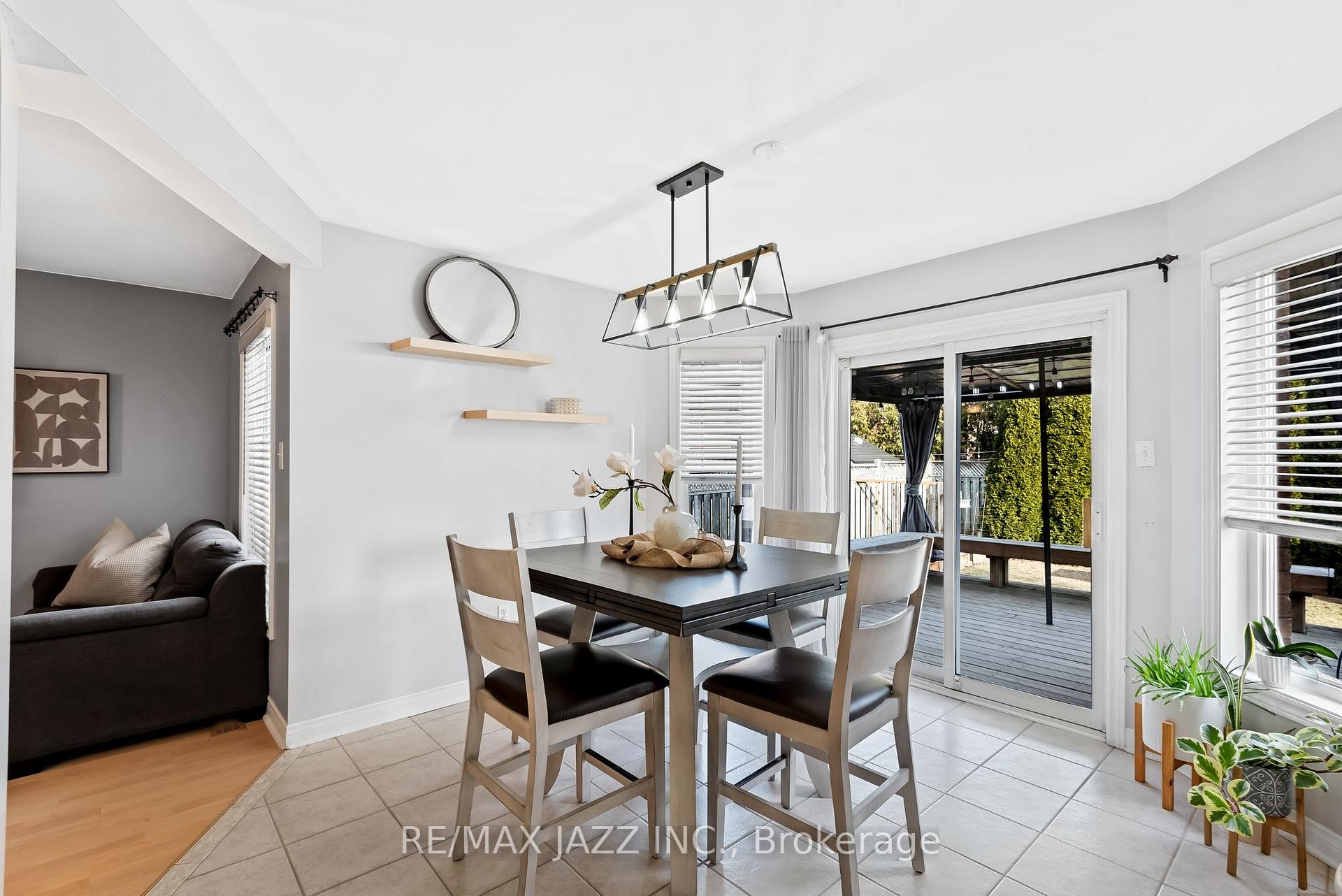 Photo 8 of 105 Tom Edwards Drive, Whitby, Rolling Acres — HOMEH
