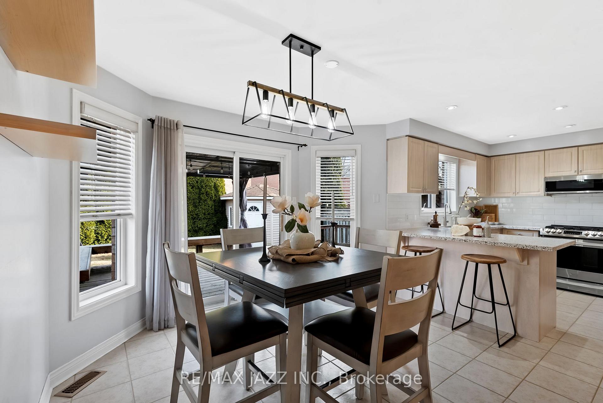 Photo 9 of 105 Tom Edwards Drive, Whitby, Rolling Acres — HOMEH