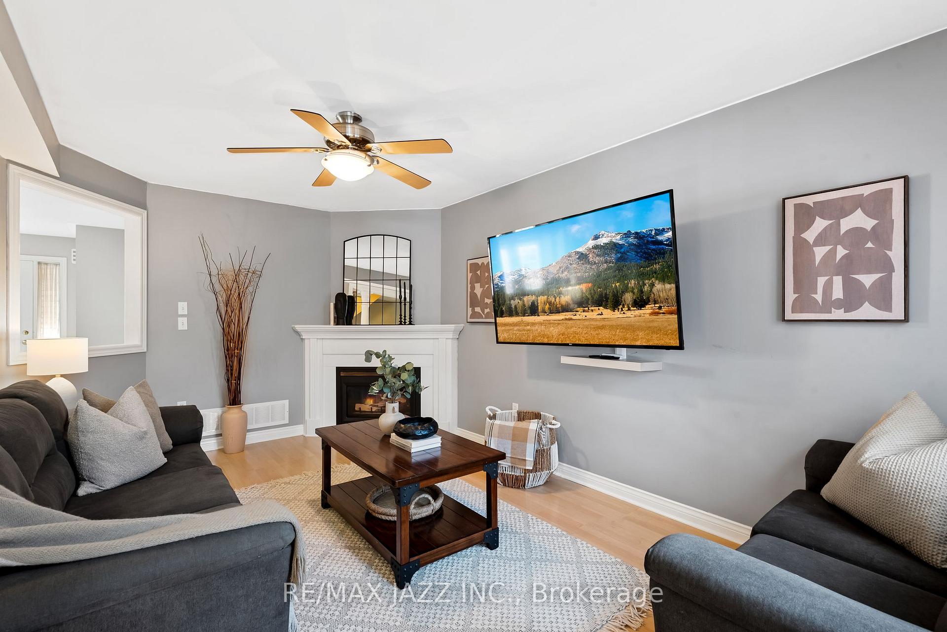 Photo 10 of 105 Tom Edwards Drive, Whitby, Rolling Acres — HOMEH