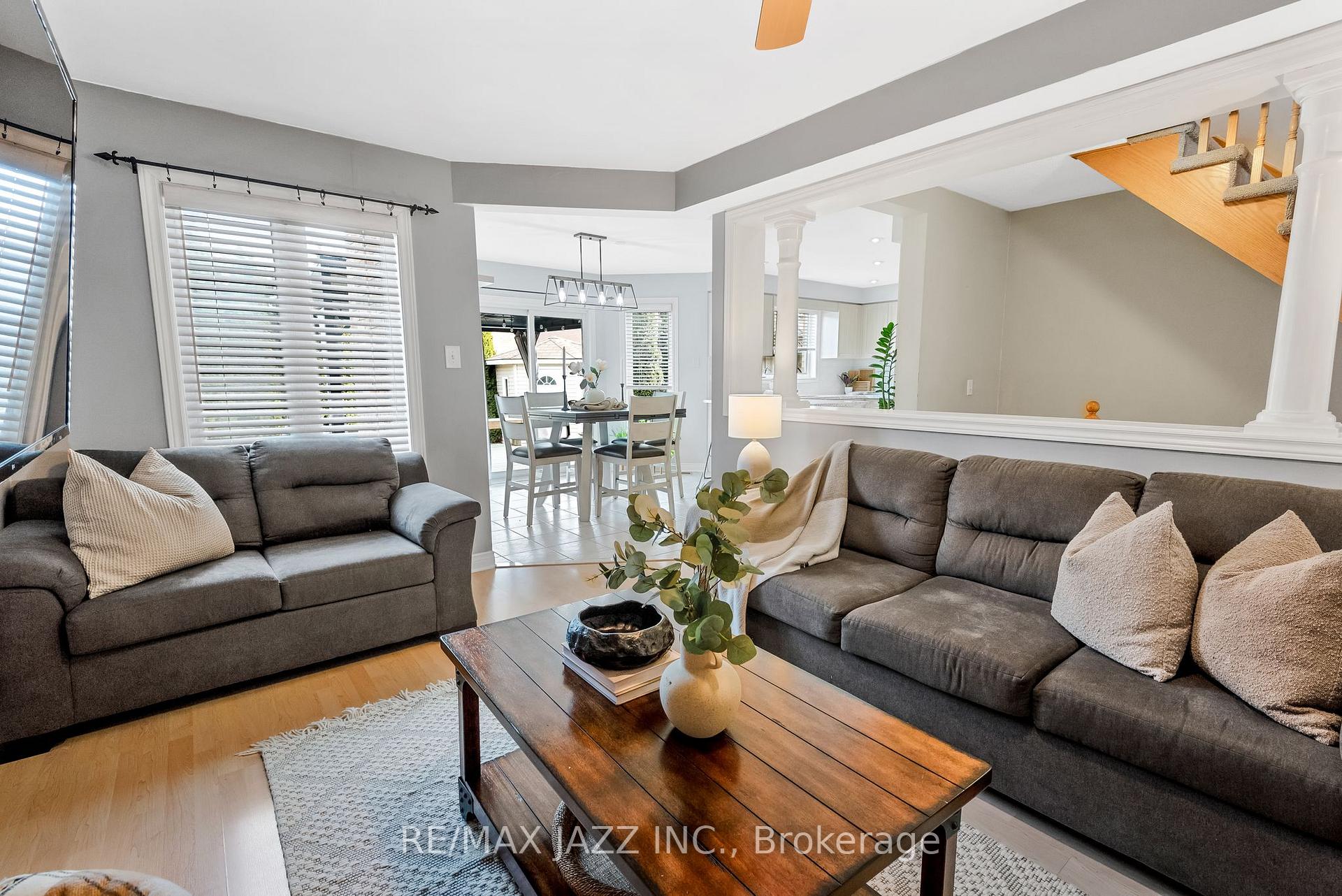 Photo 11 of 105 Tom Edwards Drive, Whitby, Rolling Acres — HOMEH