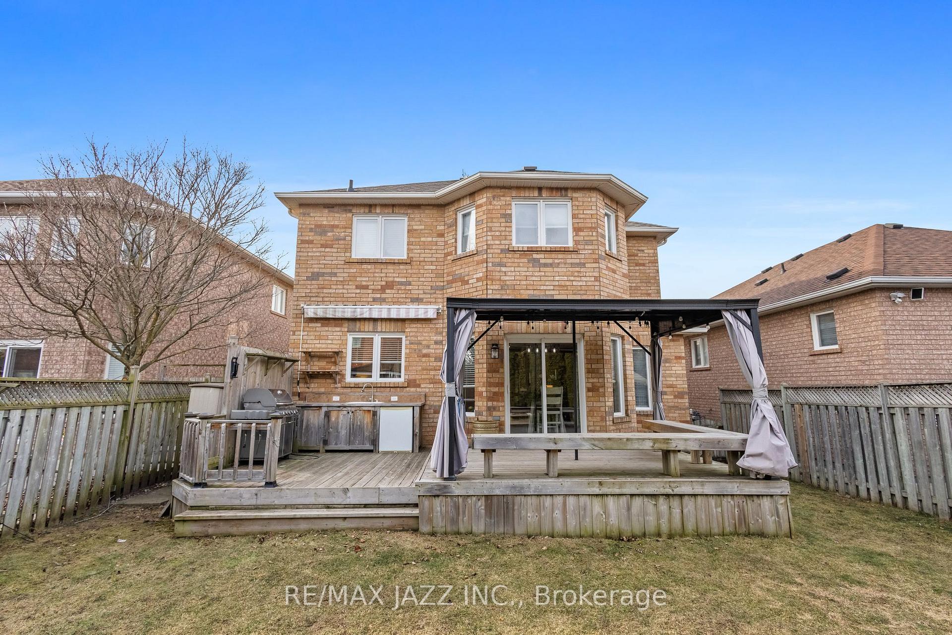 Photo 31 of 105 Tom Edwards Drive, Whitby, Rolling Acres — HOMEH