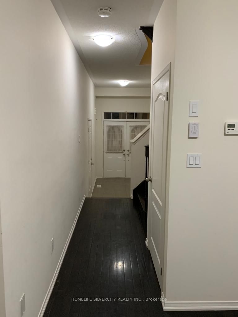 Photo 12 of 70 Loftsmoor Drive, Brampton, Sandringham-Wellington — HOMEH