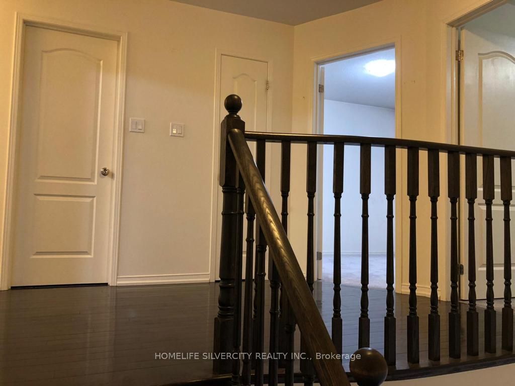 Photo 17 of 70 Loftsmoor Drive, Brampton, Sandringham-Wellington — HOMEH