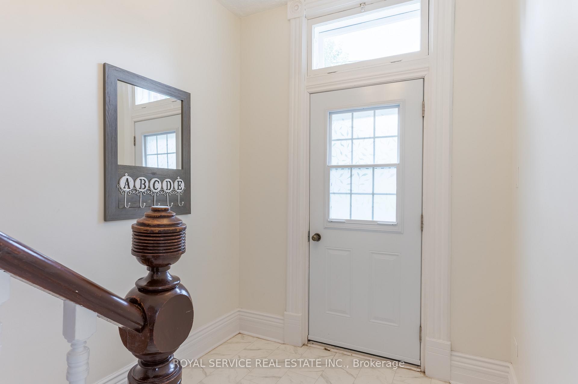 Photo 5 of 581 Sherbrooke Street, Peterborough, Town Ward 3 — HOMEH