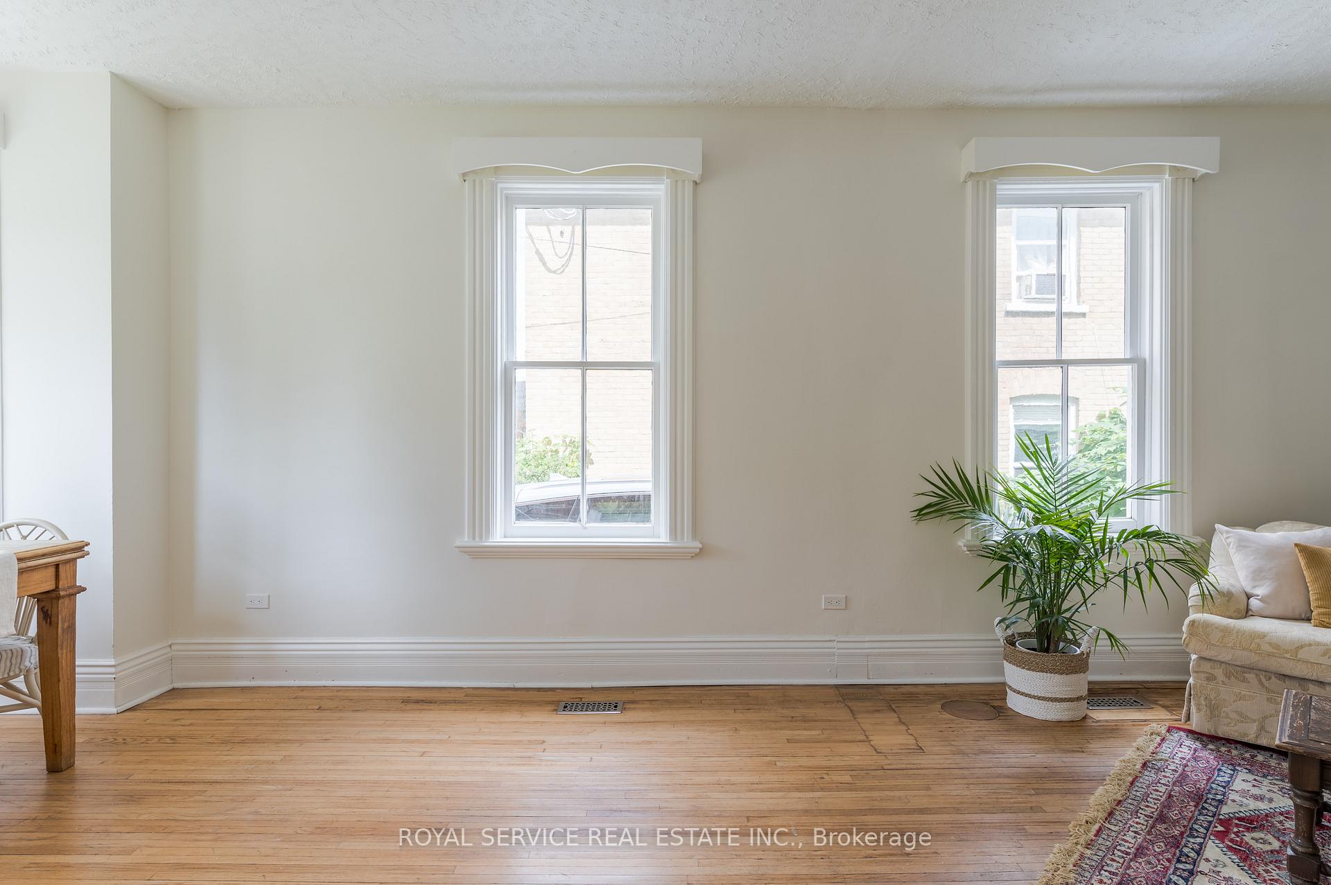 Photo 14 of 581 Sherbrooke Street, Peterborough, Town Ward 3 — HOMEH