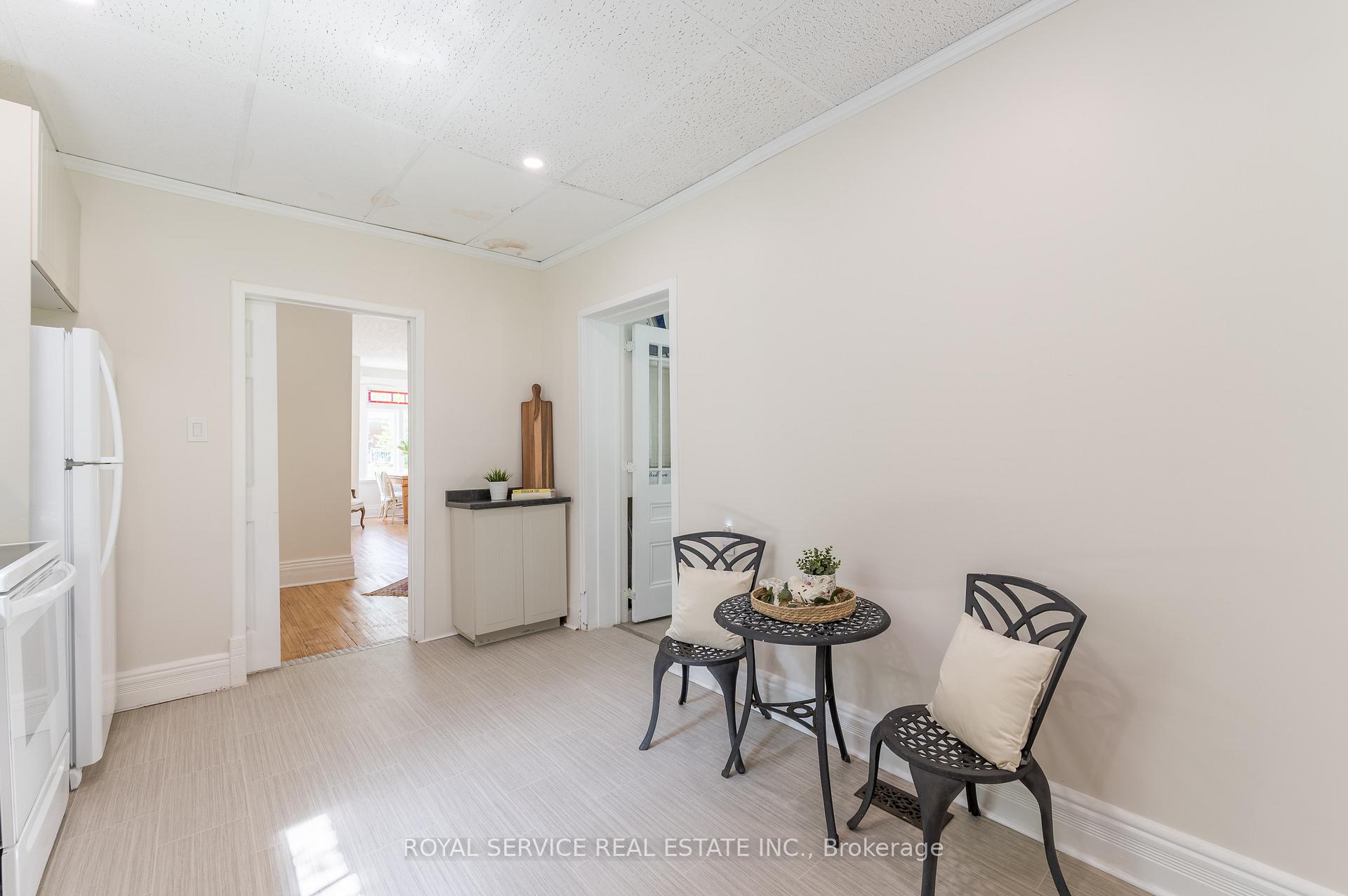 Photo 21 of 581 Sherbrooke Street, Peterborough, Town Ward 3 — HOMEH