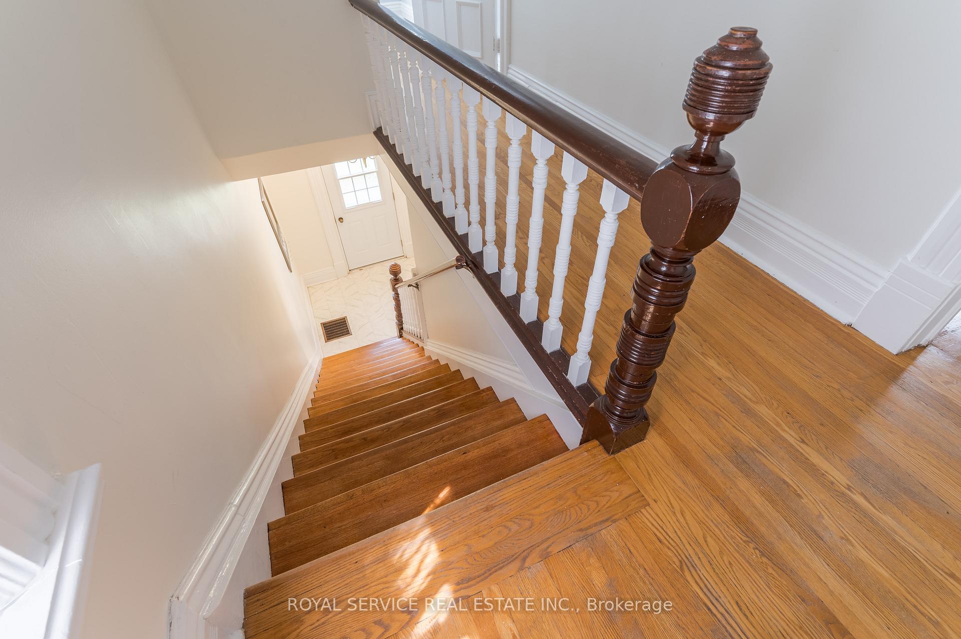 Photo 23 of 581 Sherbrooke Street, Peterborough, Town Ward 3 — HOMEH