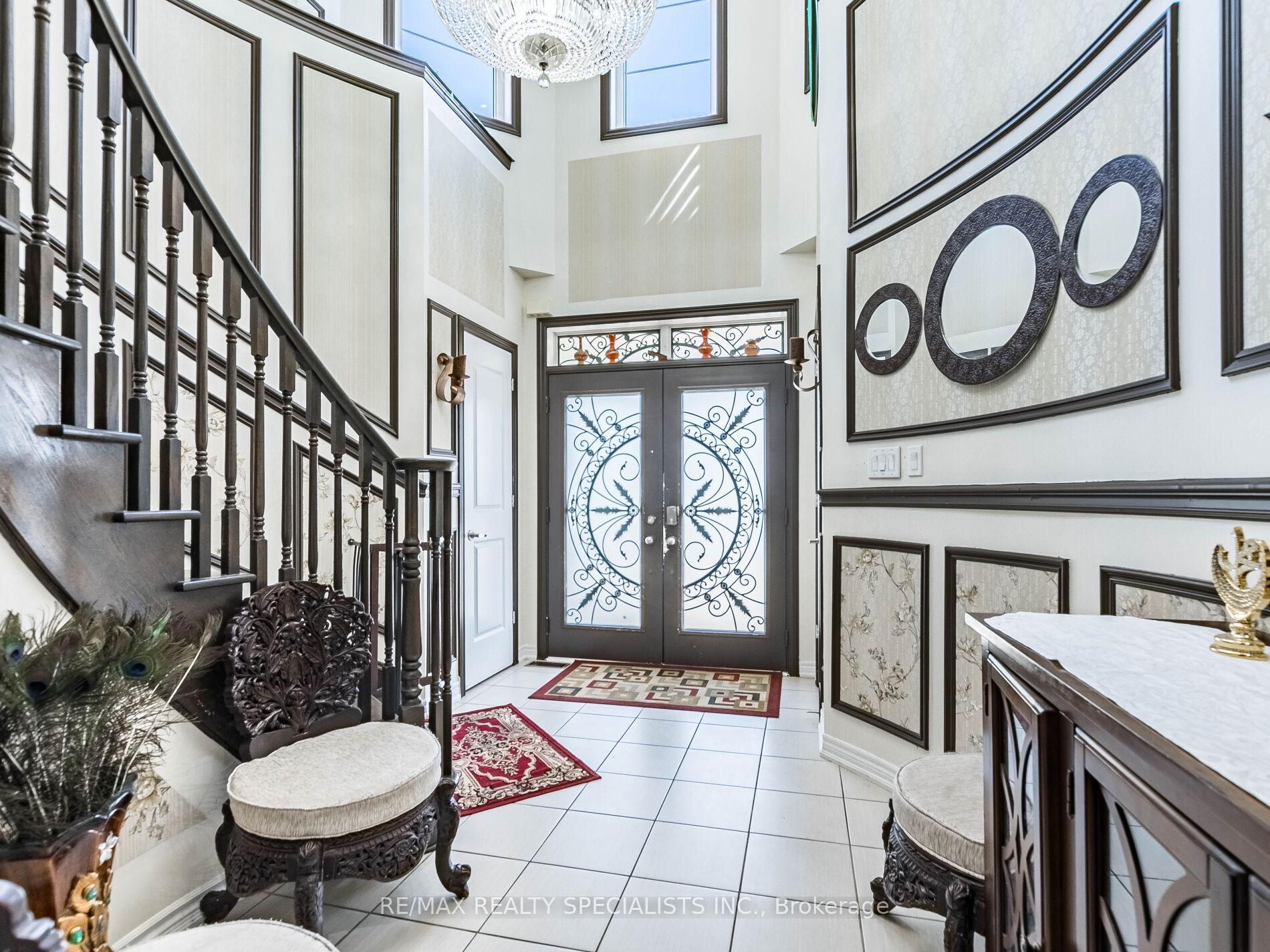 Photo 8 of 68 Antibes Drive, Brampton, Credit Valley — HOMEH