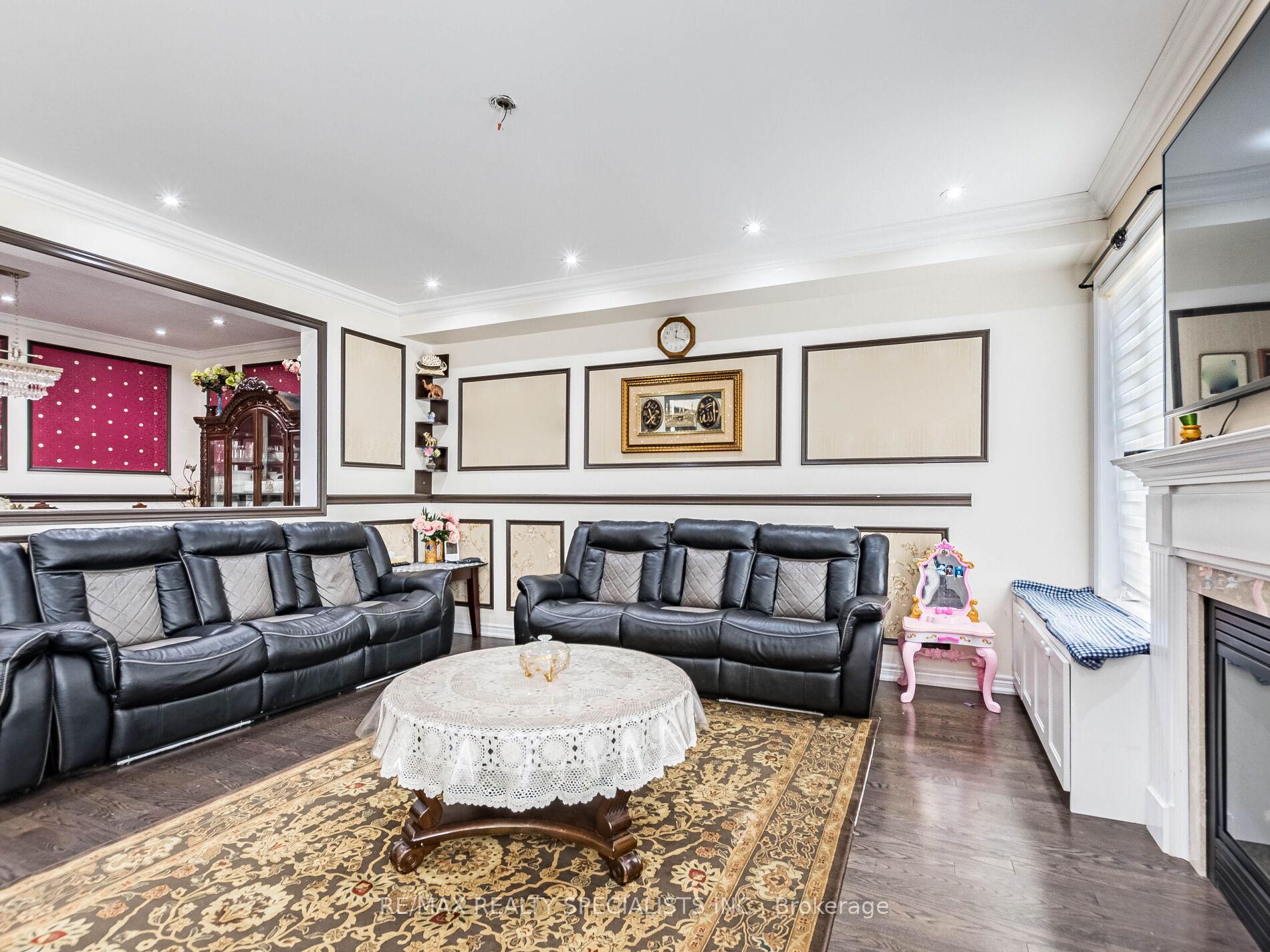 Photo 15 of 68 Antibes Drive, Brampton, Credit Valley — HOMEH