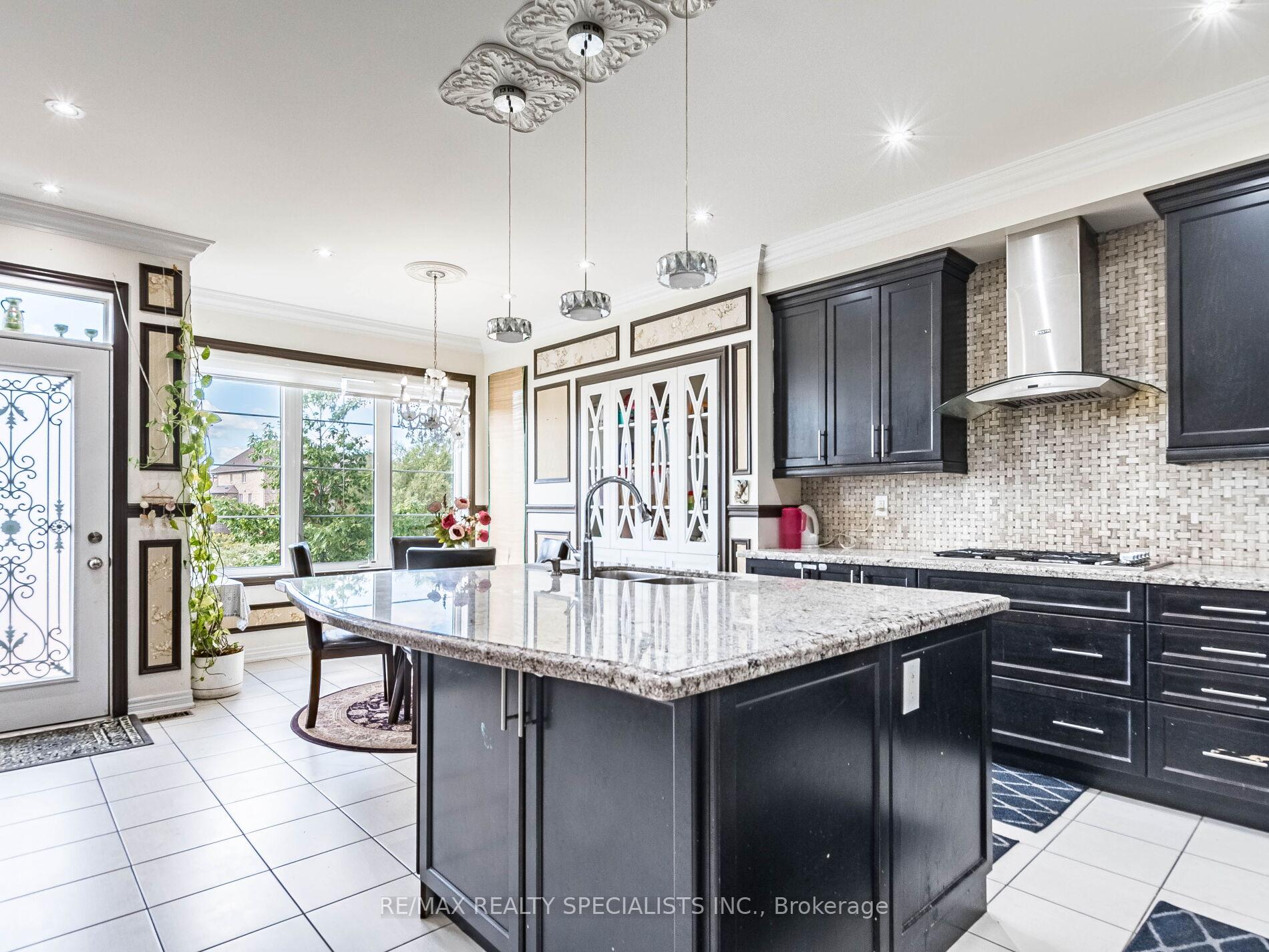 Photo 19 of 68 Antibes Drive, Brampton, Credit Valley — HOMEH