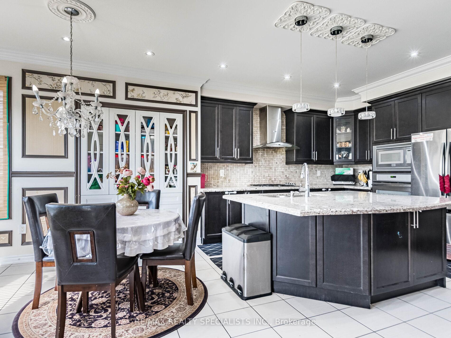 Photo 14 of 68 Antibes Drive, Brampton, Credit Valley — HOMEH