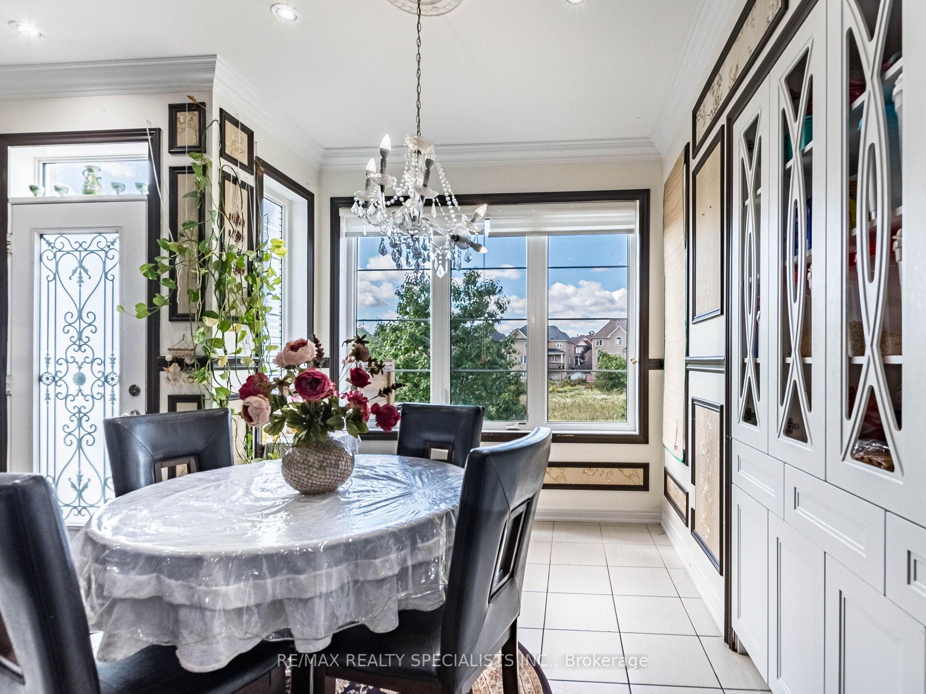 Photo 17 of 68 Antibes Drive, Brampton, Credit Valley — HOMEH