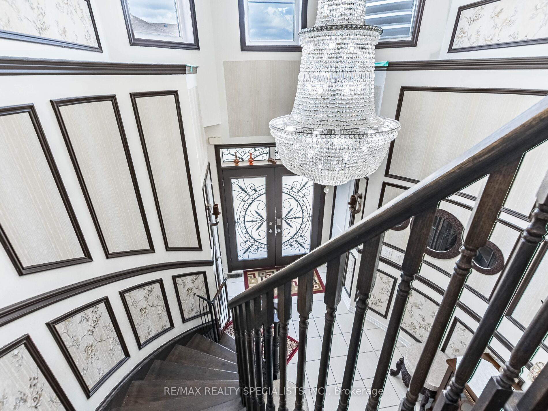 Photo 28 of 68 Antibes Drive, Brampton, Credit Valley — HOMEH
