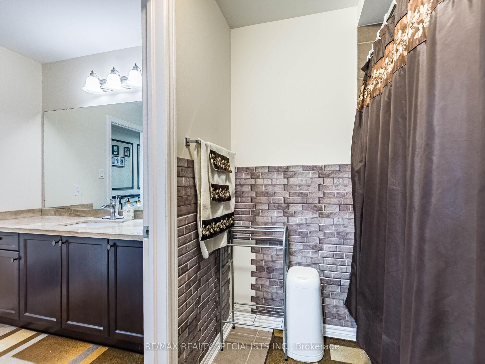 Photo 49 of 68 Antibes Drive, Brampton, Credit Valley — HOMEH