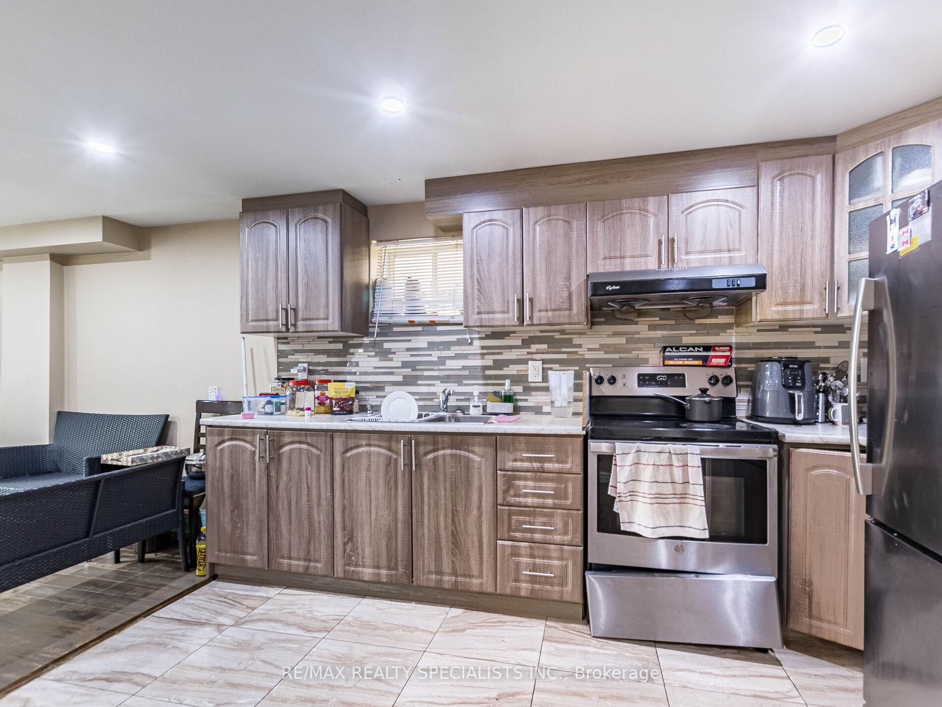 Photo 39 of 68 Antibes Drive, Brampton, Credit Valley — HOMEH