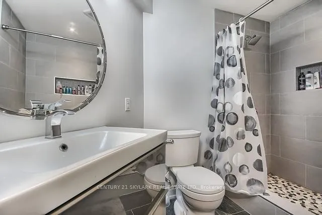 Photo 8 of 78 Beachville Circle, Brampton, Credit Valley — HOMEH