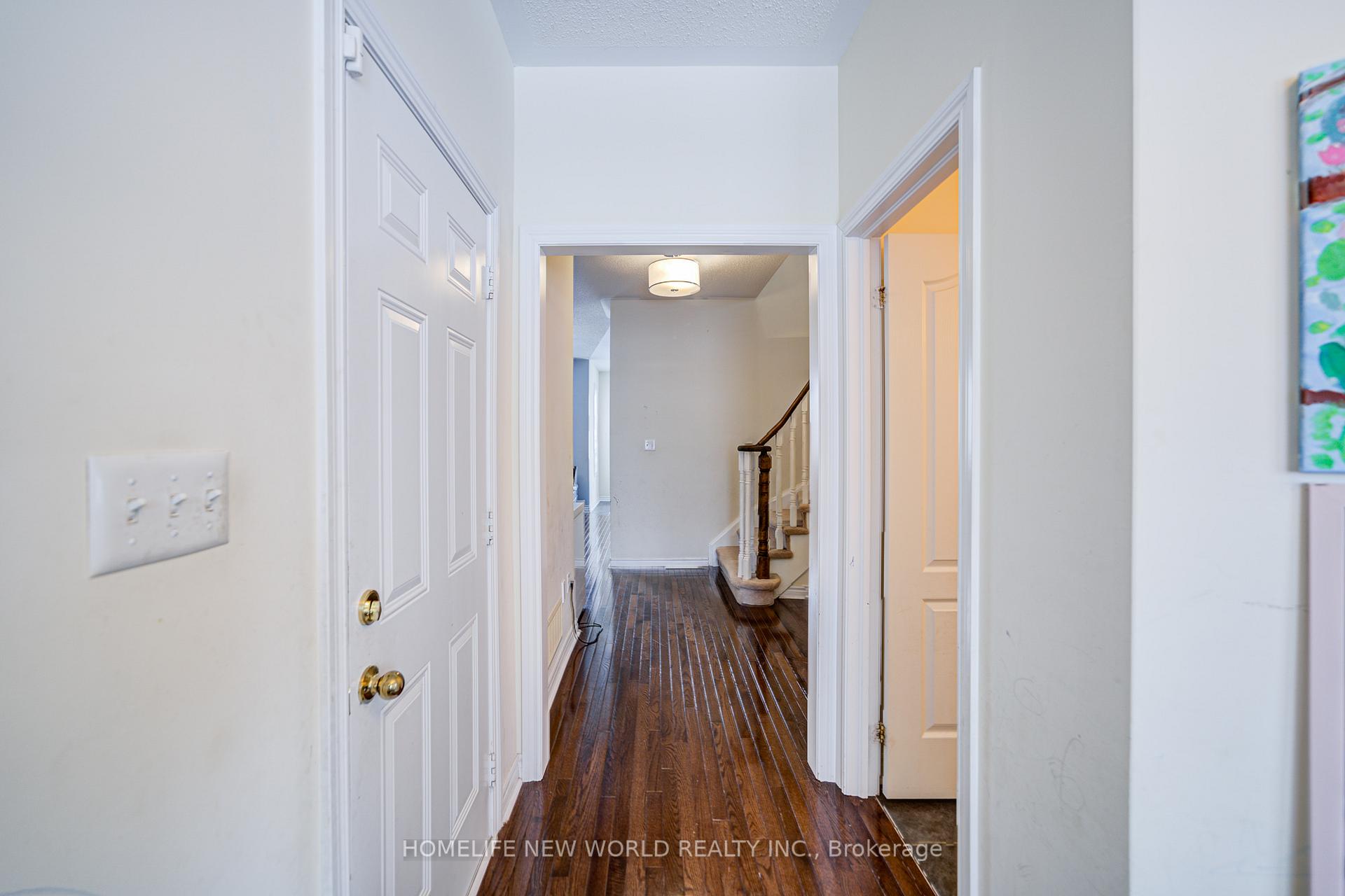 Photo 6 of 49 Chiswick Avenue, Whitby, Brooklin — HOMEH