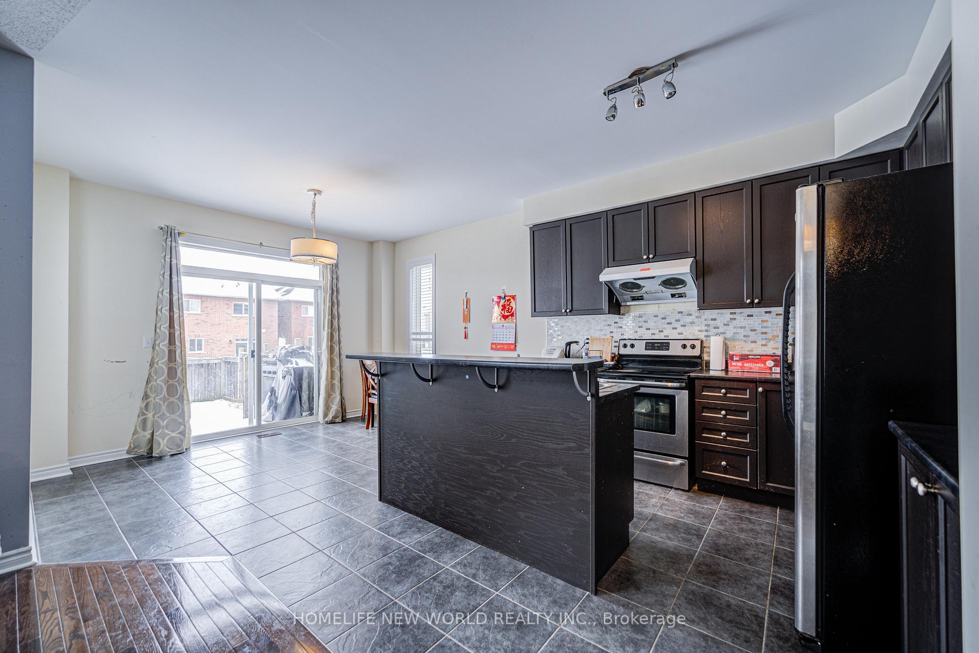 Photo 14 of 49 Chiswick Avenue, Whitby, Brooklin — HOMEH