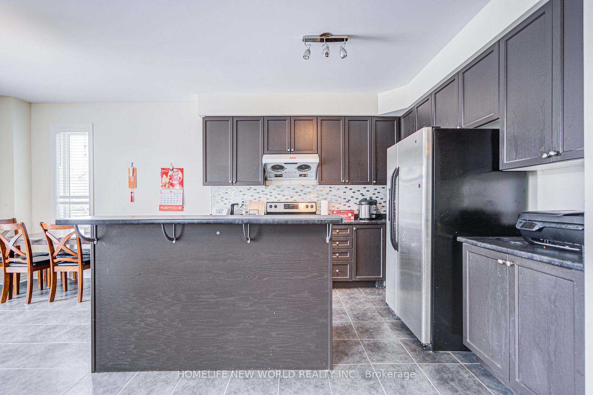 Photo 15 of 49 Chiswick Avenue, Whitby, Brooklin — HOMEH