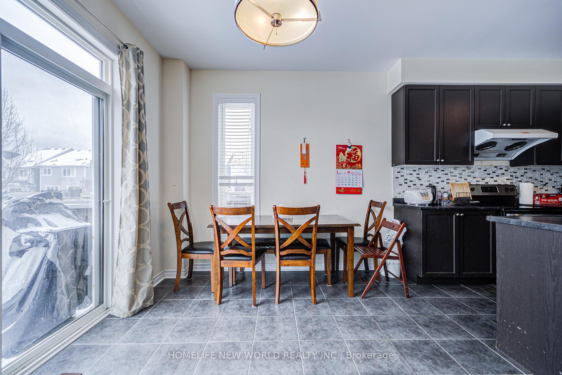 Photo 16 of 49 Chiswick Avenue, Whitby, Brooklin — HOMEH