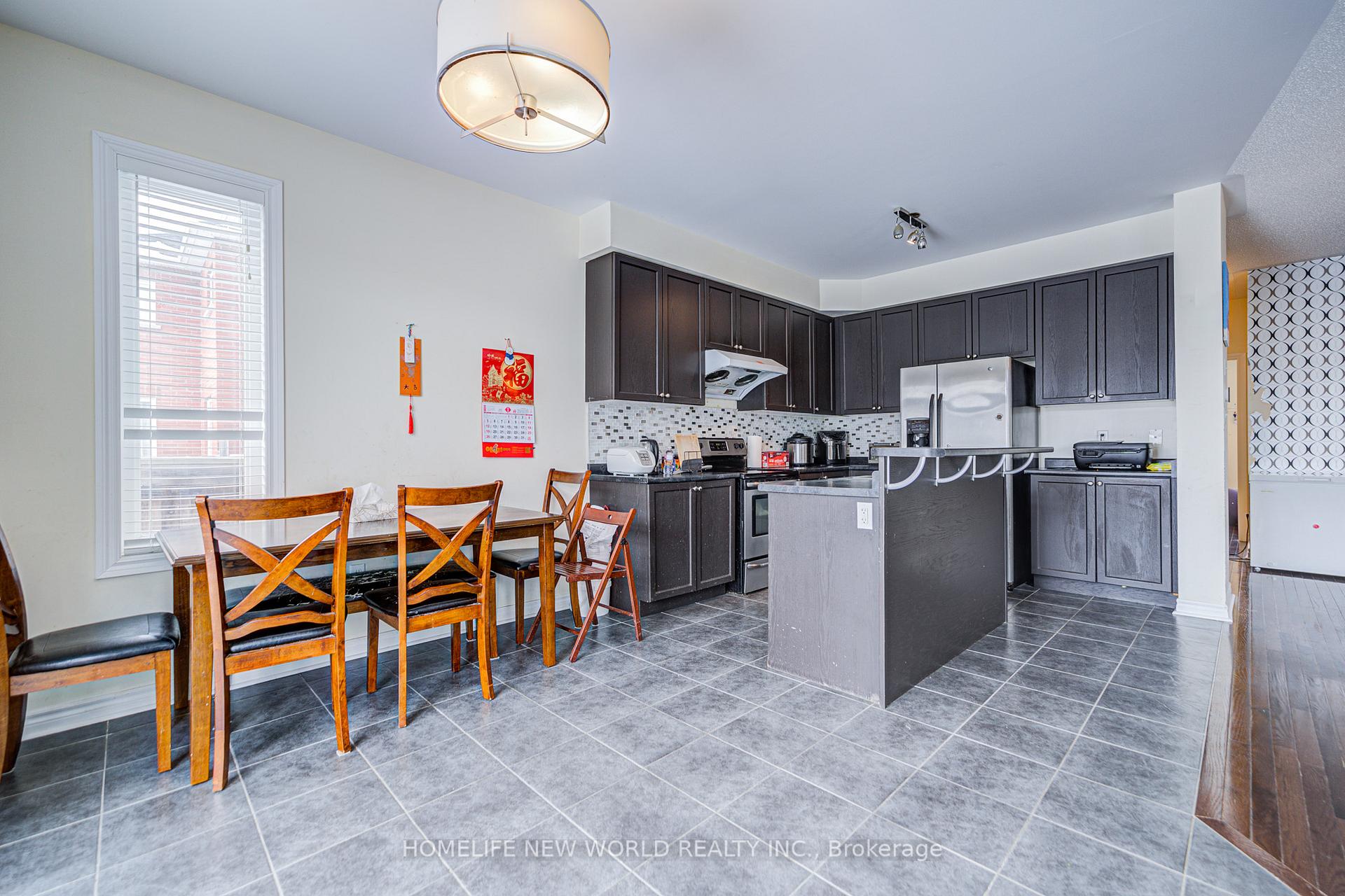 Photo 17 of 49 Chiswick Avenue, Whitby, Brooklin — HOMEH
