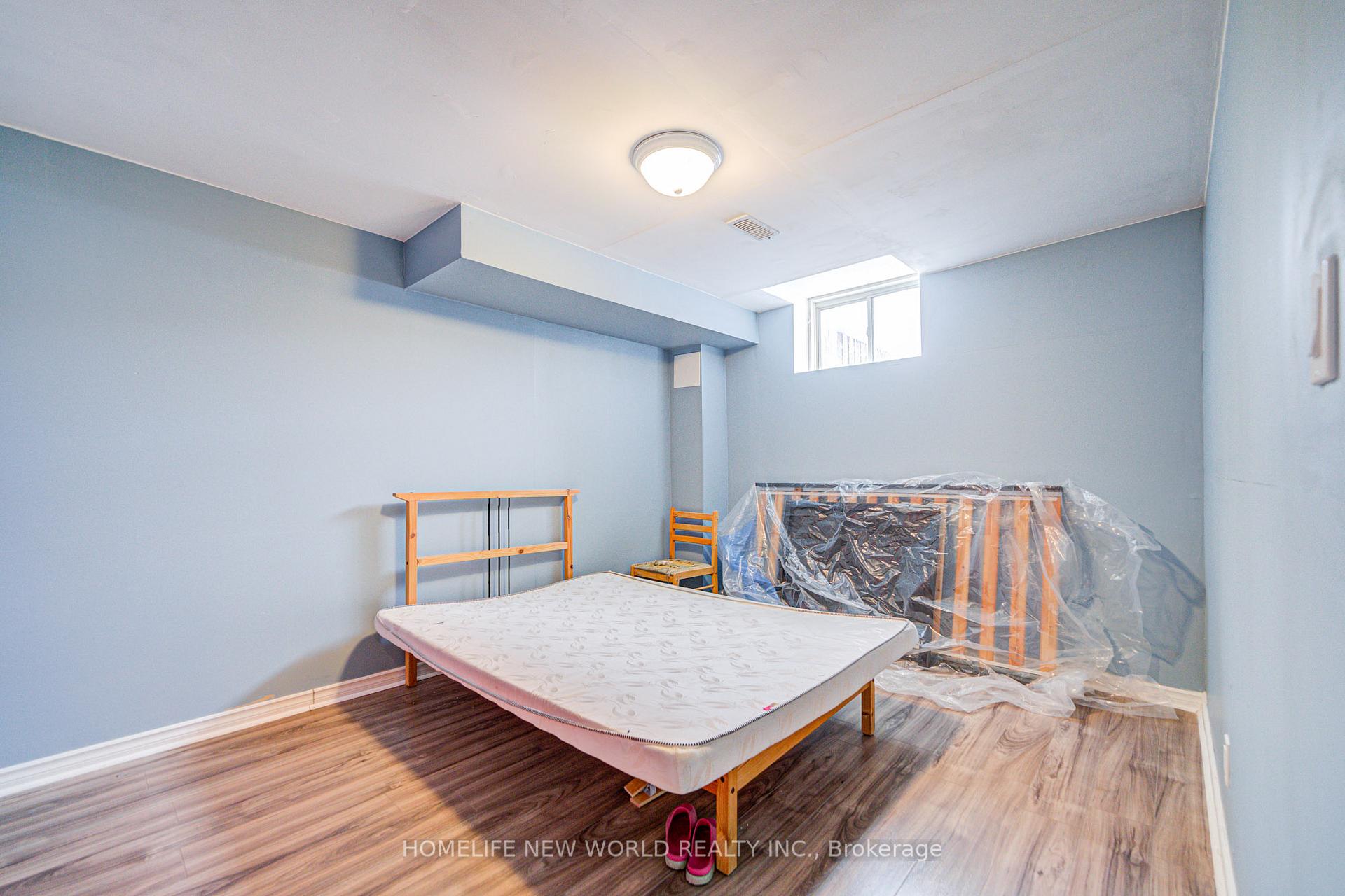 Photo 27 of 49 Chiswick Avenue, Whitby, Brooklin — HOMEH